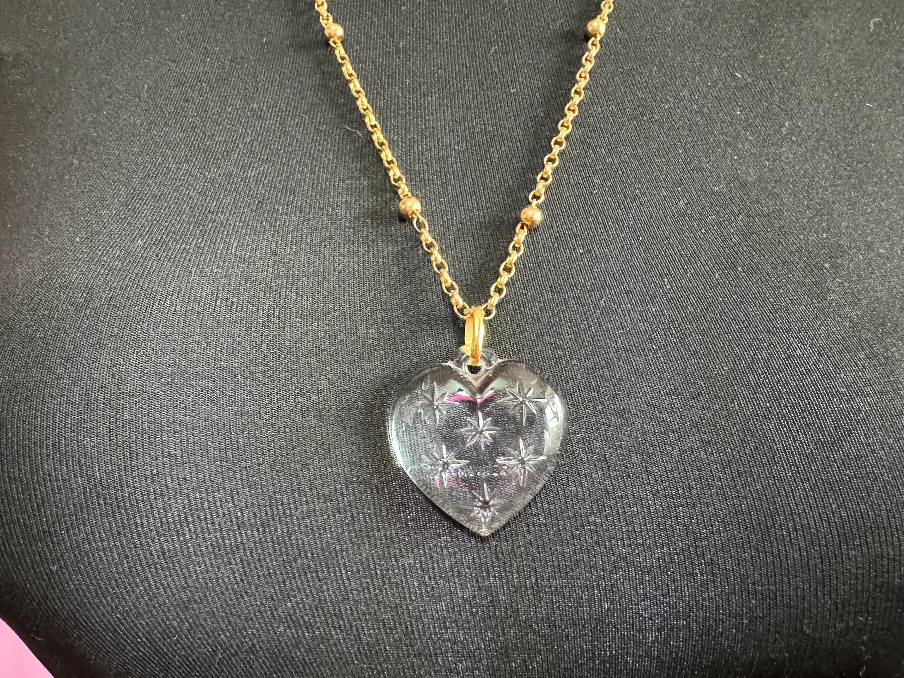 Signed movitex Vintage modernist gold tone pressed glass heart and stars pendant necklace 68cm chain