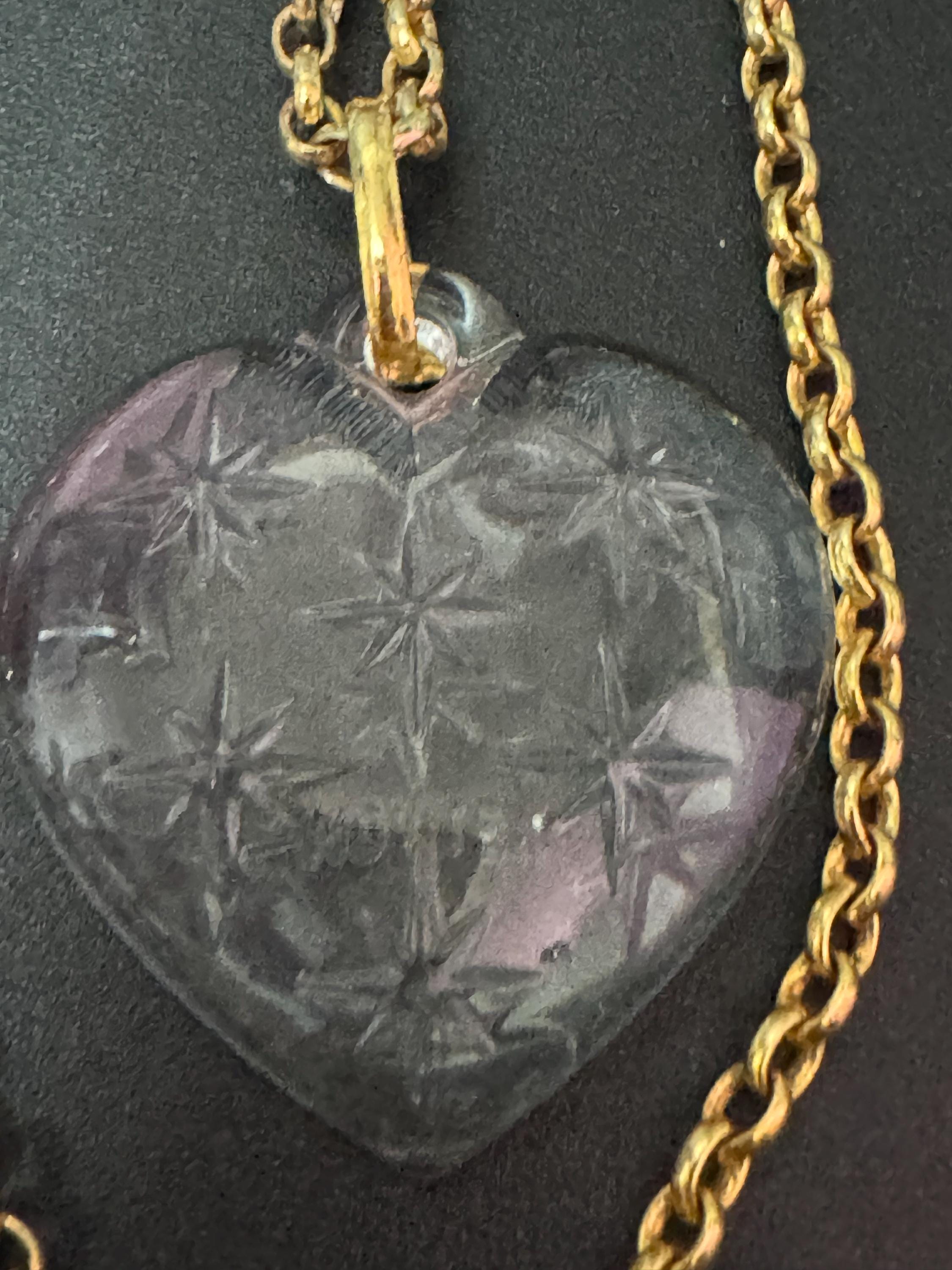 Signed movitex Vintage modernist gold tone pressed glass heart and stars pendant necklace 68cm chain