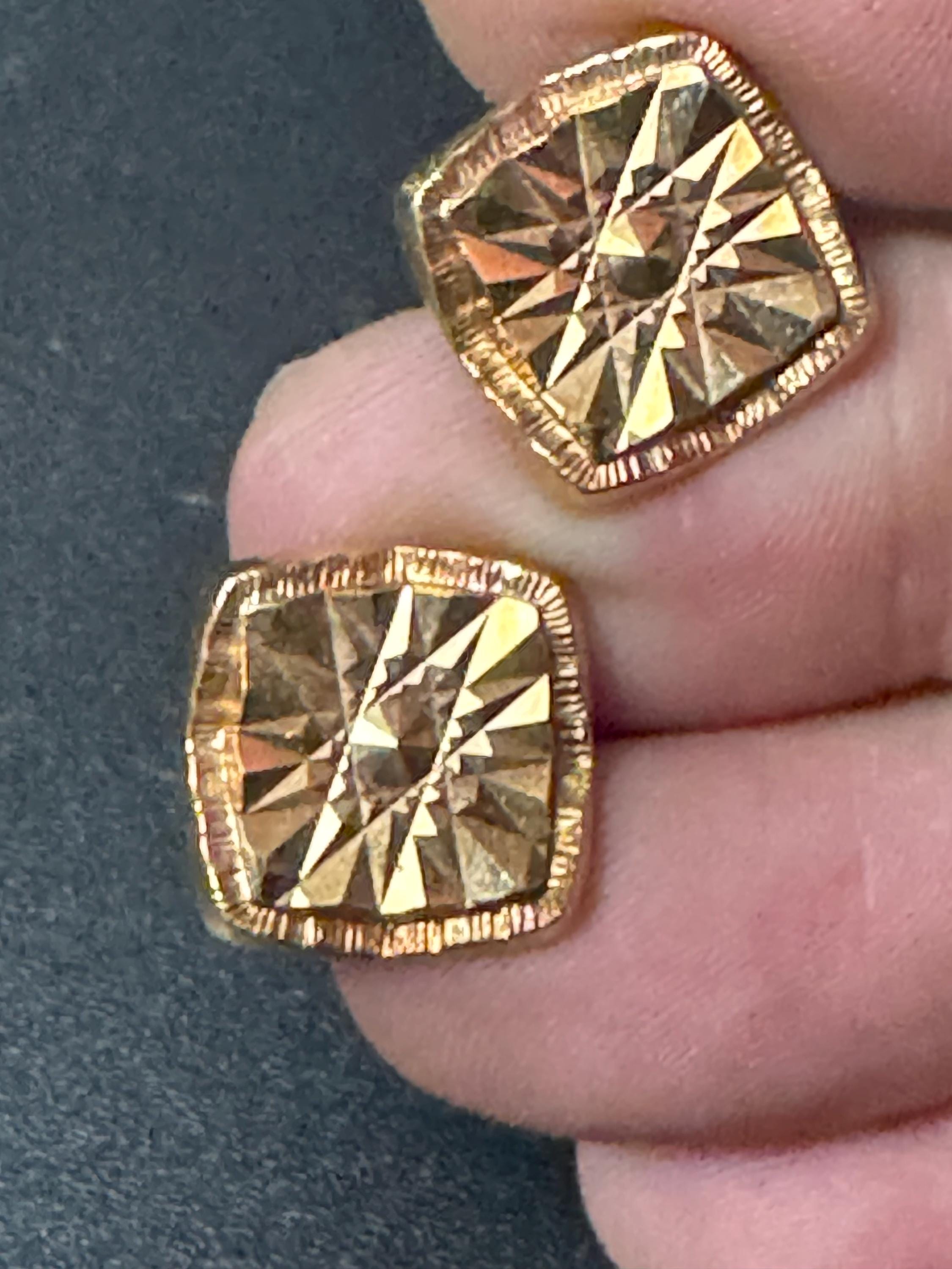 Vintage Brutalist 1960s 1970s modernist chunky men’s gold tone star etched square cufflinks