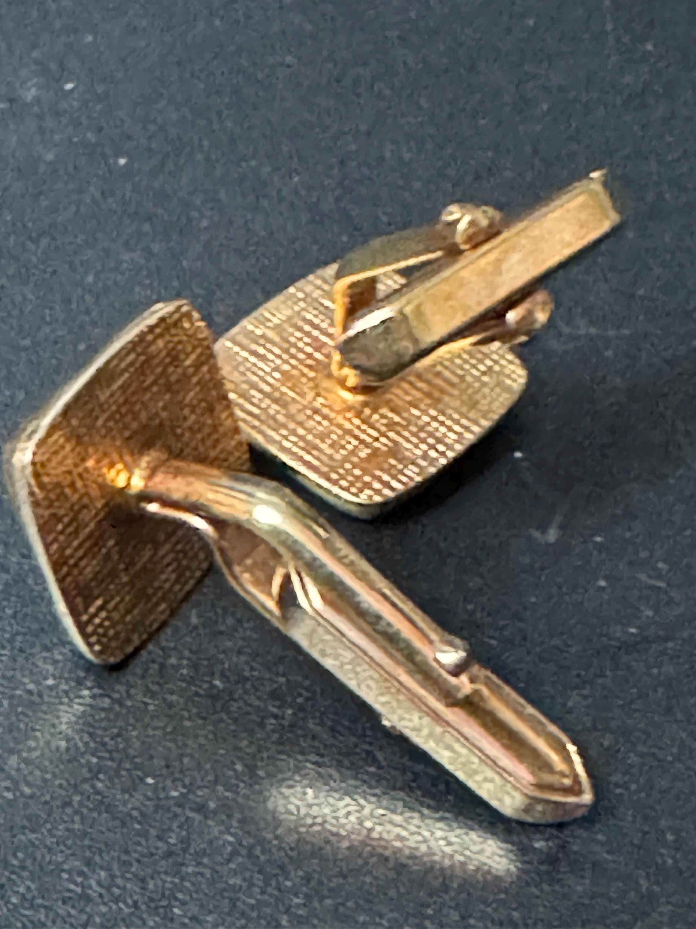 Vintage Brutalist 1960s 1970s modernist chunky men’s gold tone star etched square cufflinks