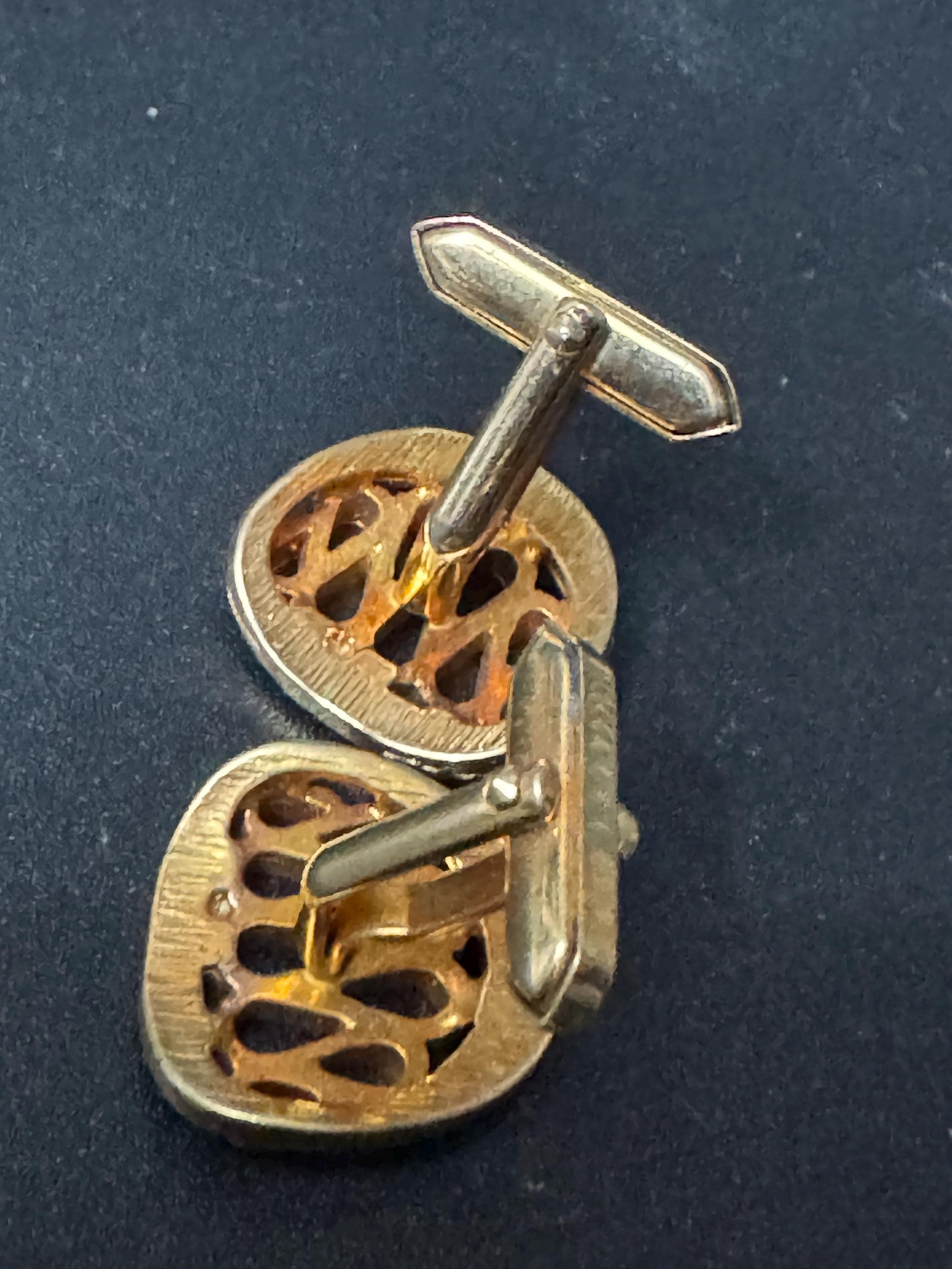 Vintage Brutalist 1960s 1970s modernist chunky men’s gold tone abstract cufflinks