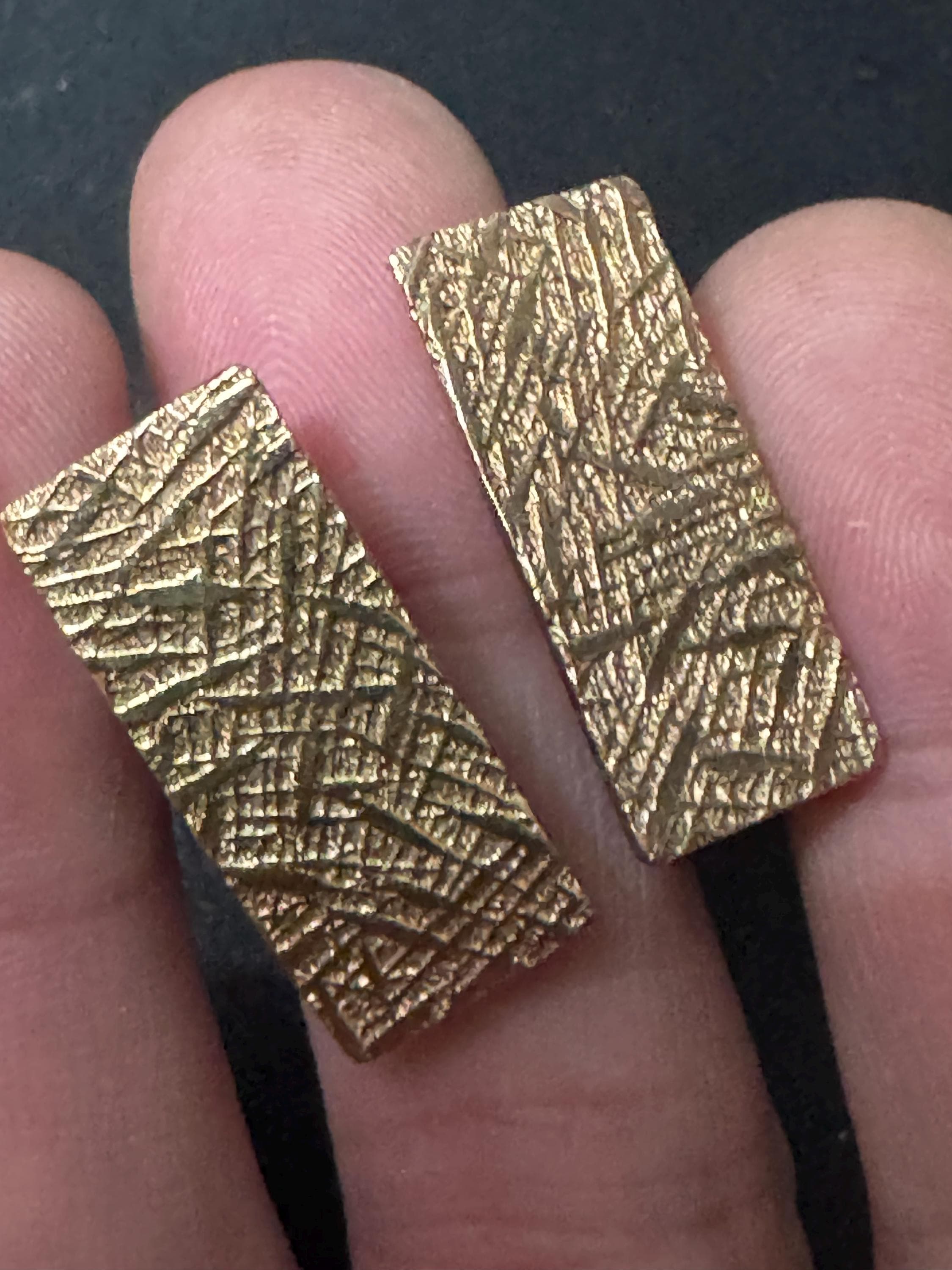 Vintage Brutalist 1960s 1970s modernist chunky men’s gold tone etched rectangular cufflinks
