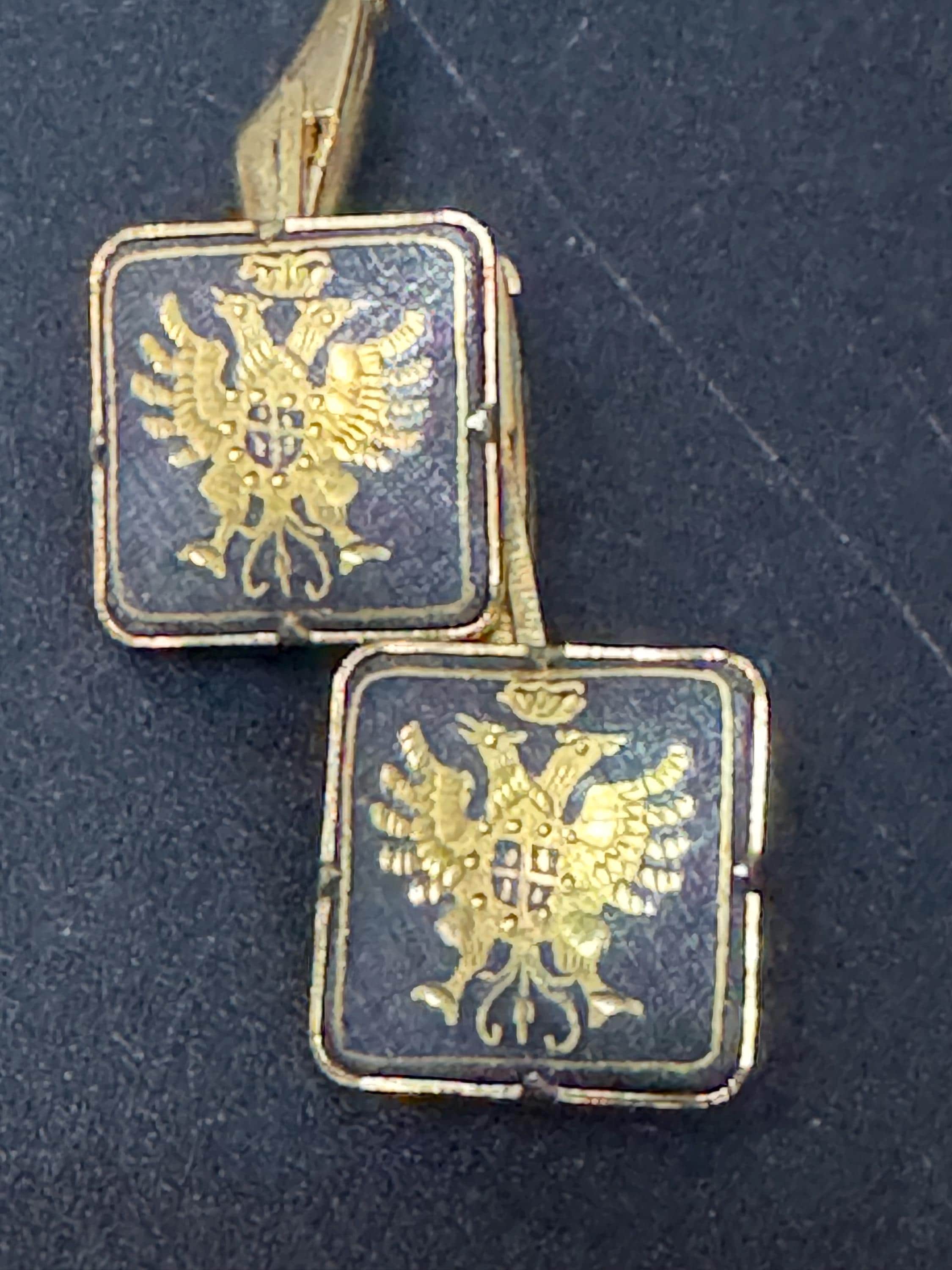 vintage golden eagle crest phoenix black enamel 1960s 1970s gold tone metal statement cufflinks modernist
