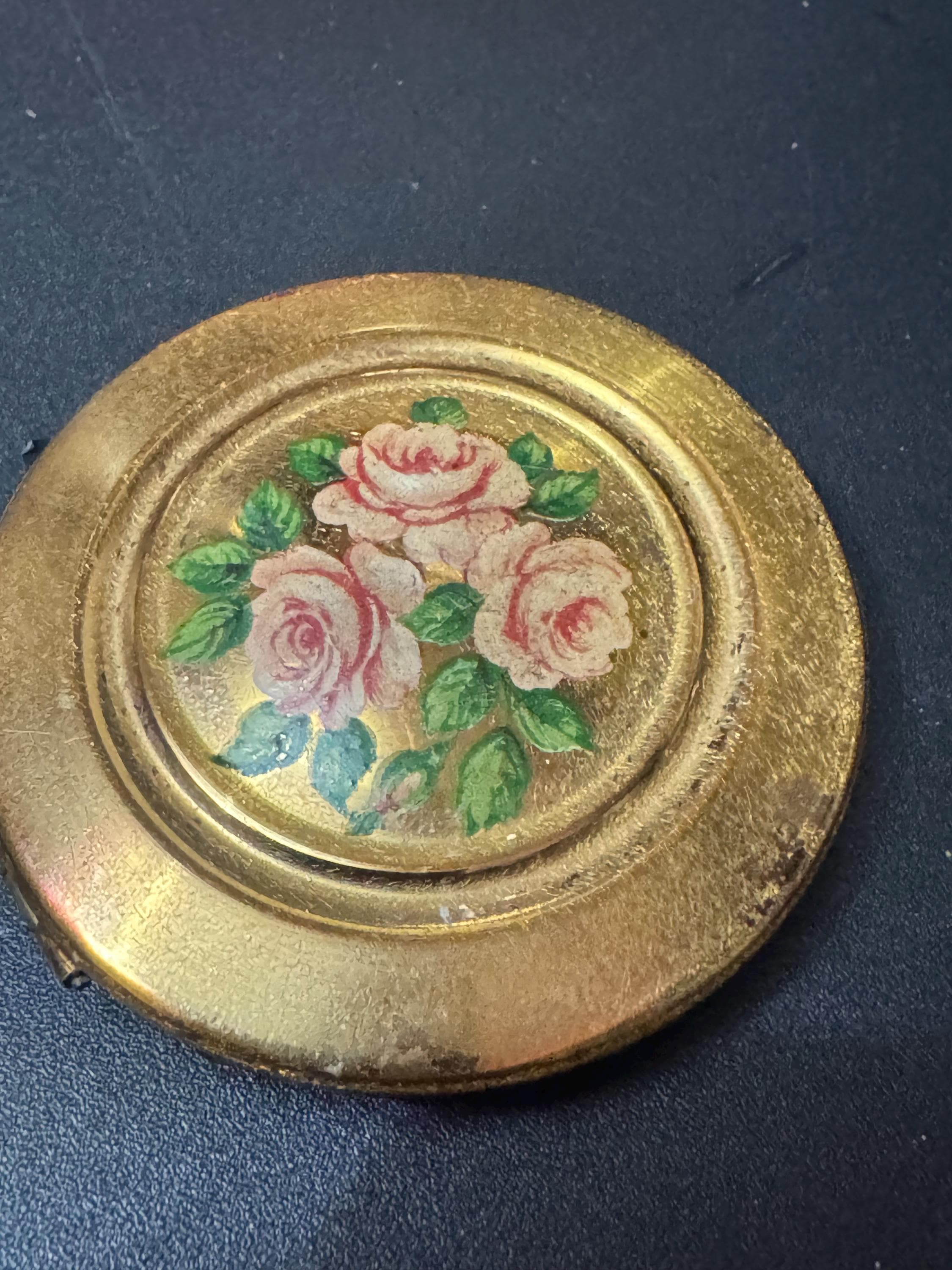 Small KIGU Vintage floral roses gold tone powder compact mirror with sifter mid century cosmetics case
