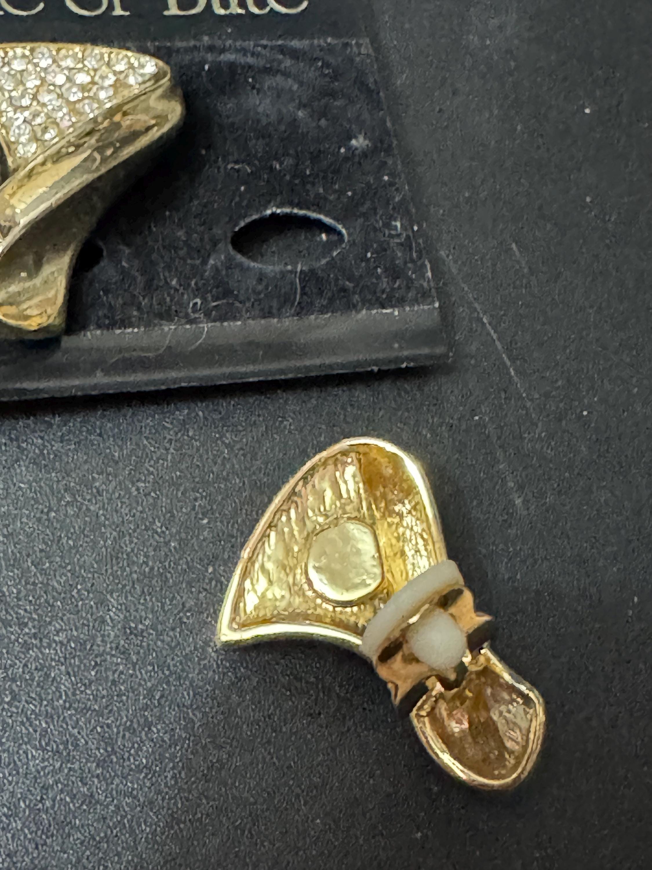 Isle of Bute 3.5cm gold tone weighty clear diamanté abstract clip on earrings