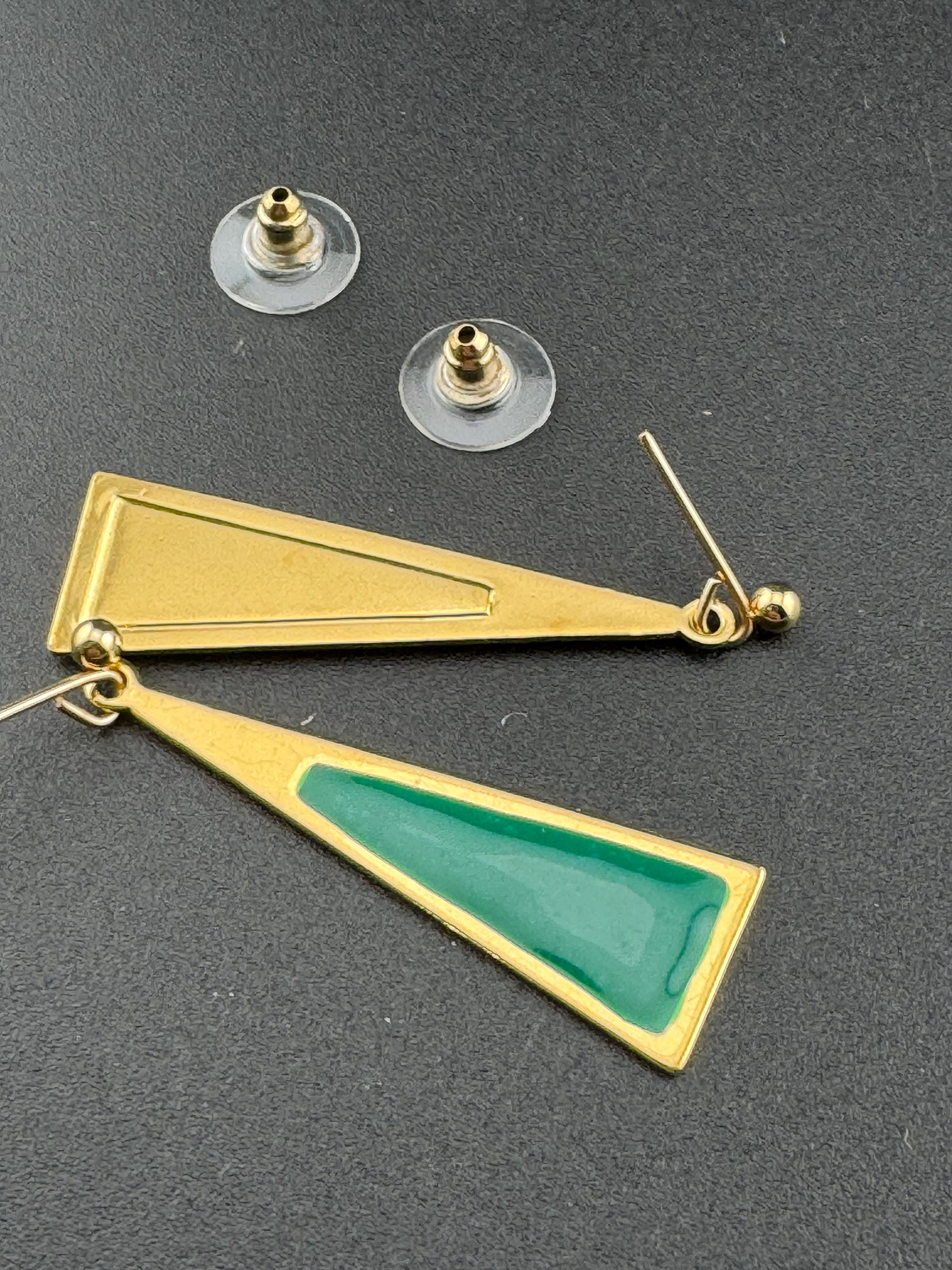 Vintage 80s teal green enamel gold tone dangly drop earrings for pierced ears unworn