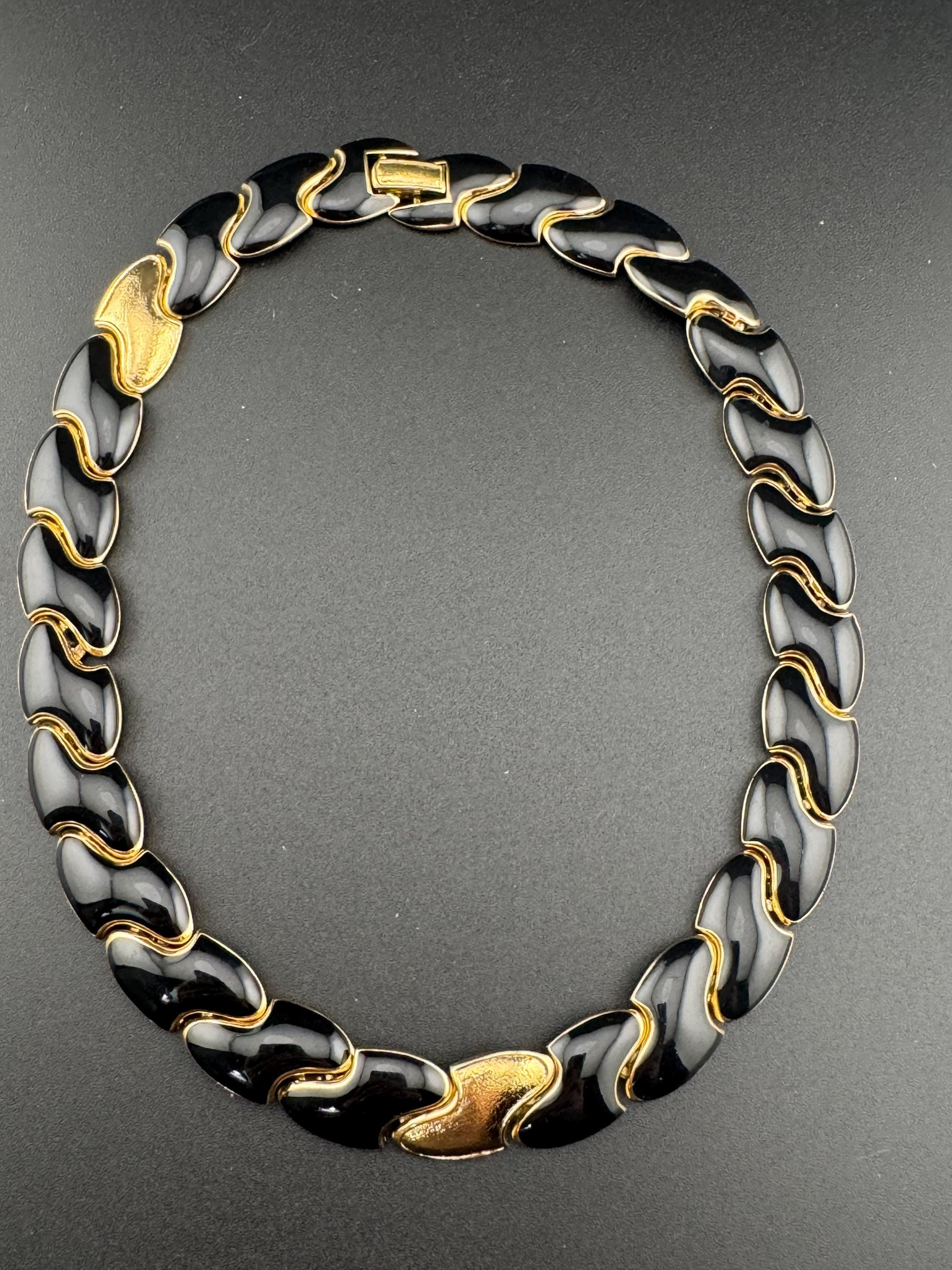 Retro gold tone and black enamel wide Chunky panel link necklace 43cm weighty