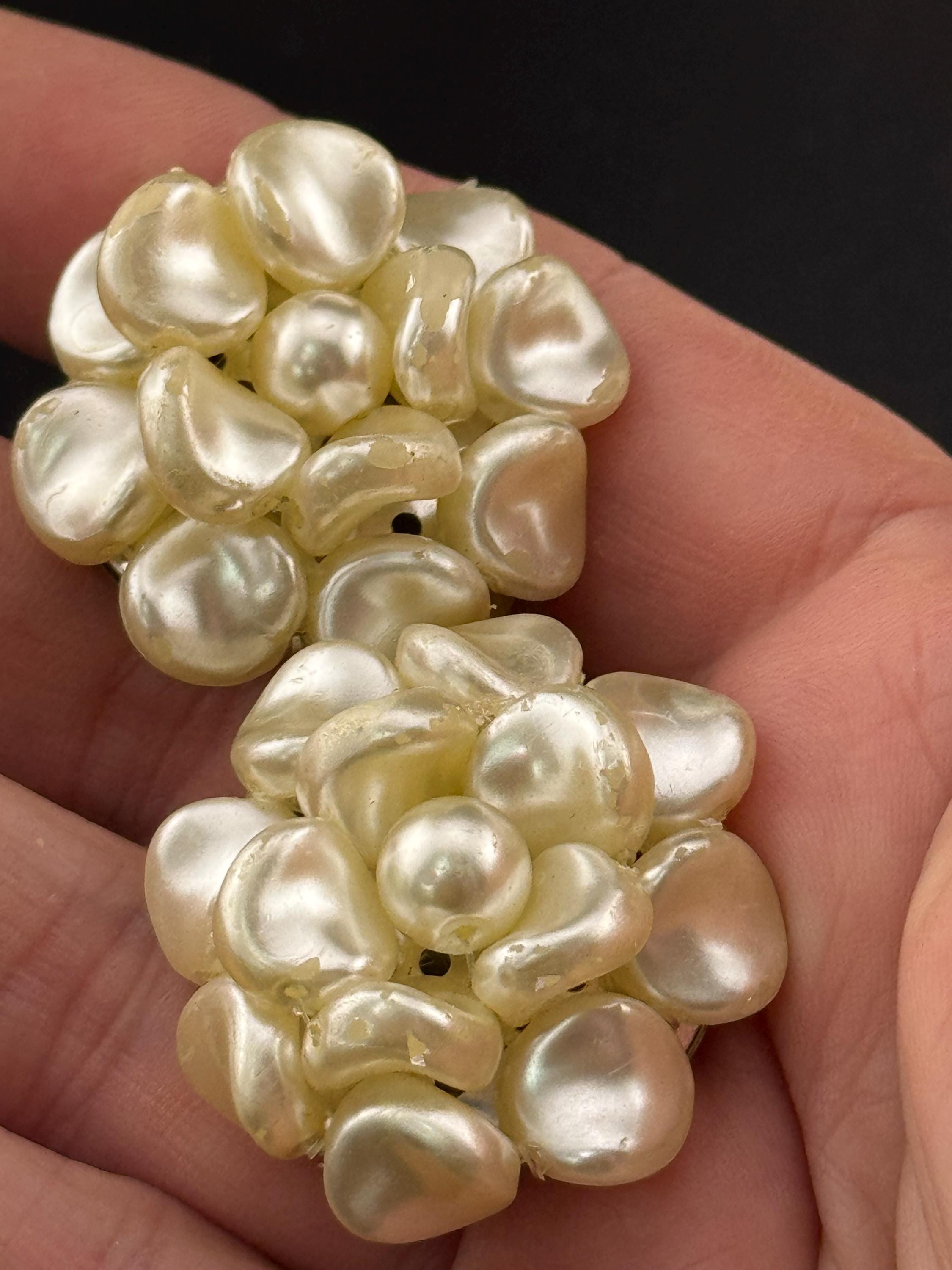XL oversized 3cm round Vintage cluster faux Pearl Clip on Statement Earrings