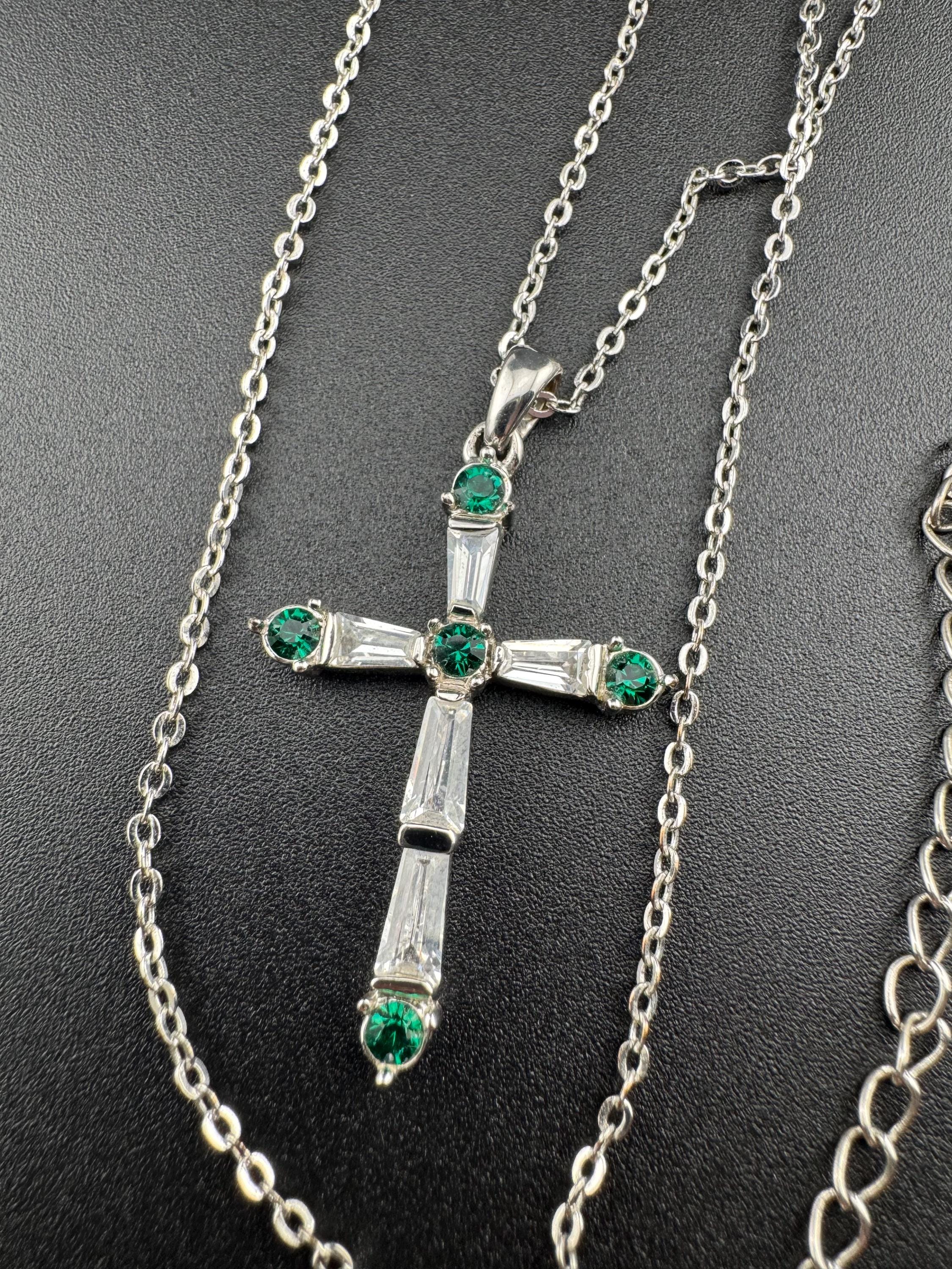 Vintage signed JBK Camrose and Kross silver plated emerald green and clear crystal cross pendant on a 50cm chain