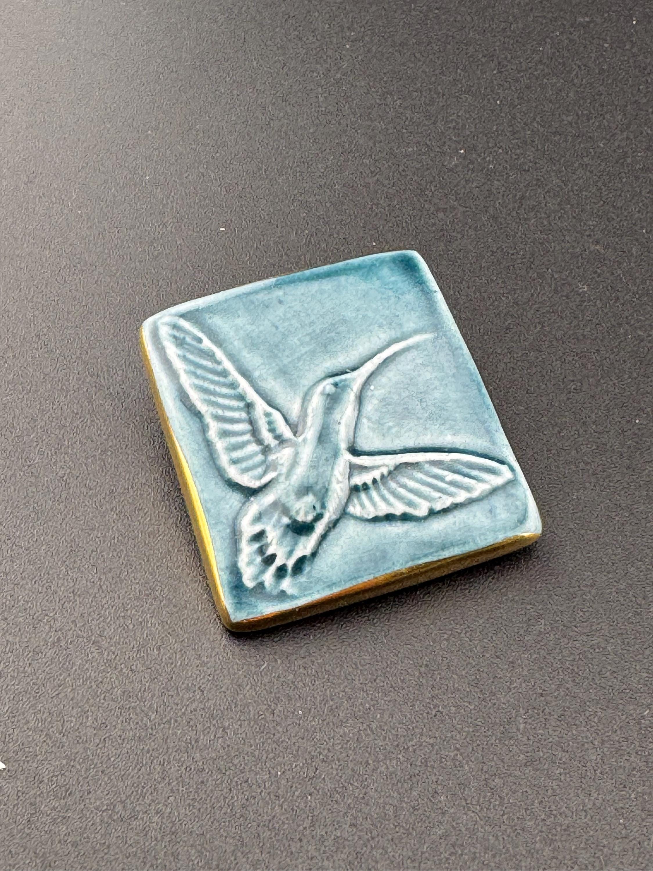 Vintage retro BOUCHET of jersey artisan blue gold kingfisher bird pottery brooch