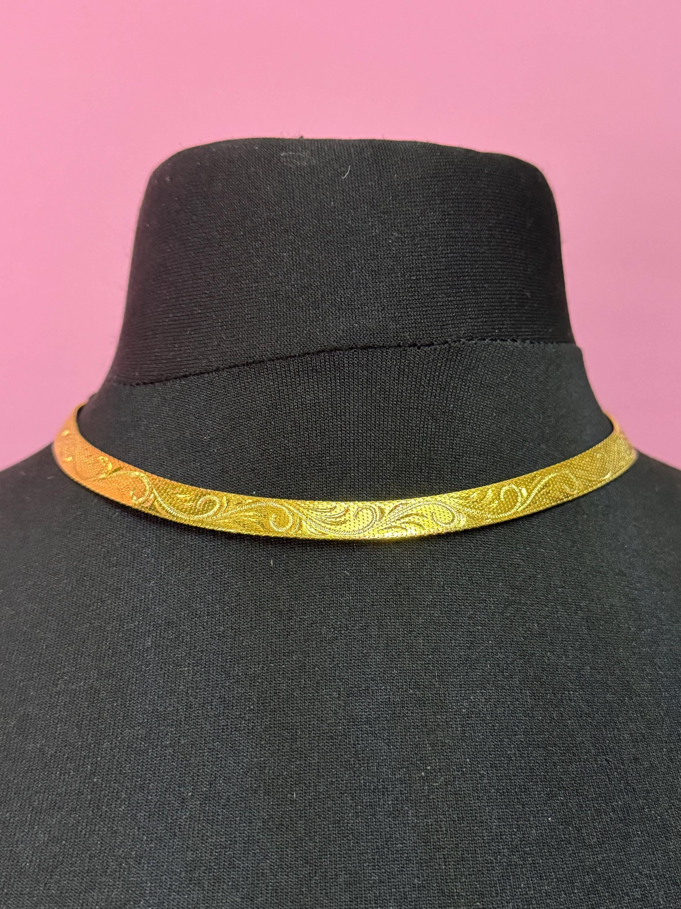 True vintage pristine gold plated etched mesh choker necklace adj length genuine old shop stock