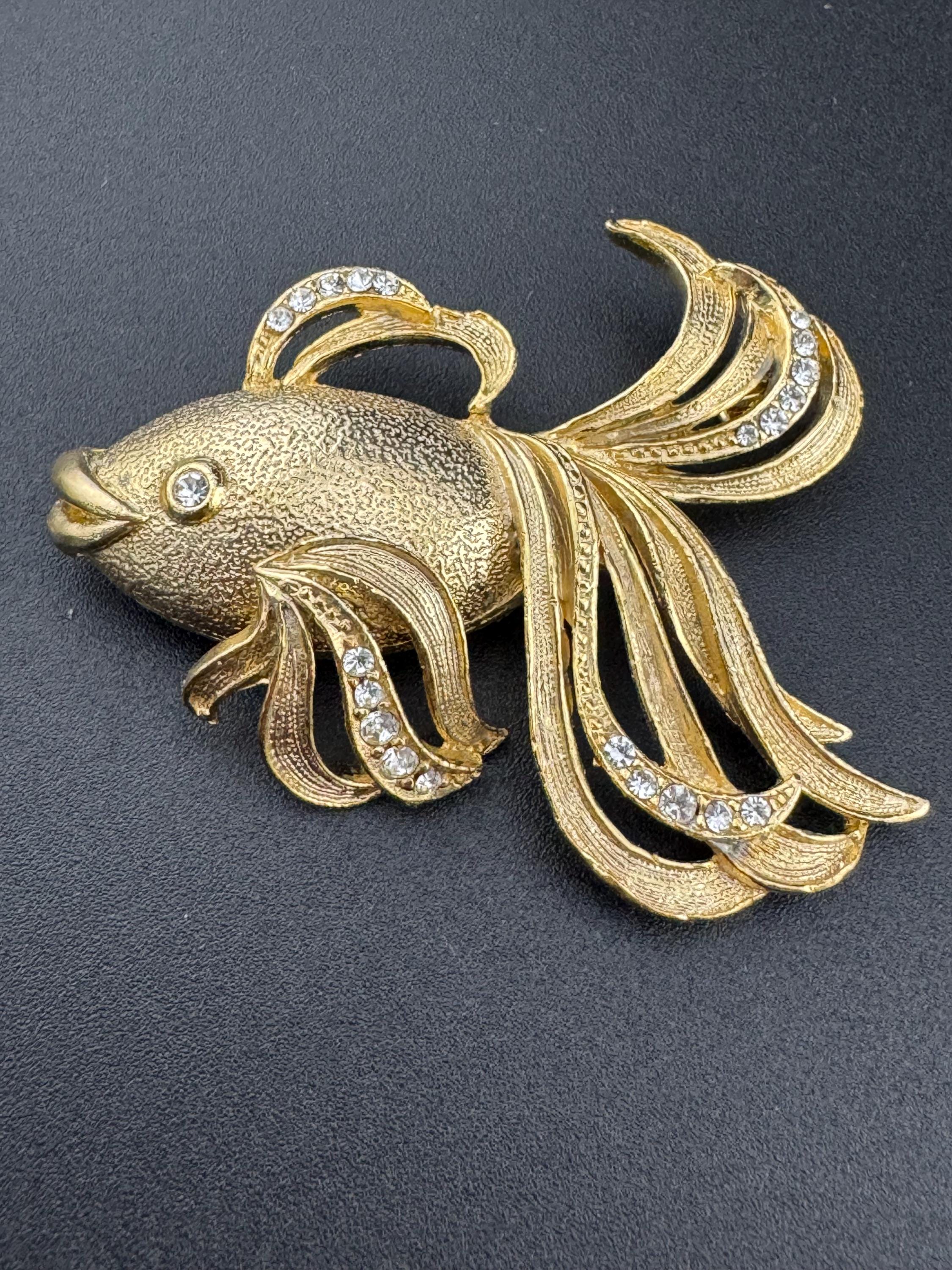 True vintage Swarovski crystal gold Tone classic nautical fish brooch large 5cm