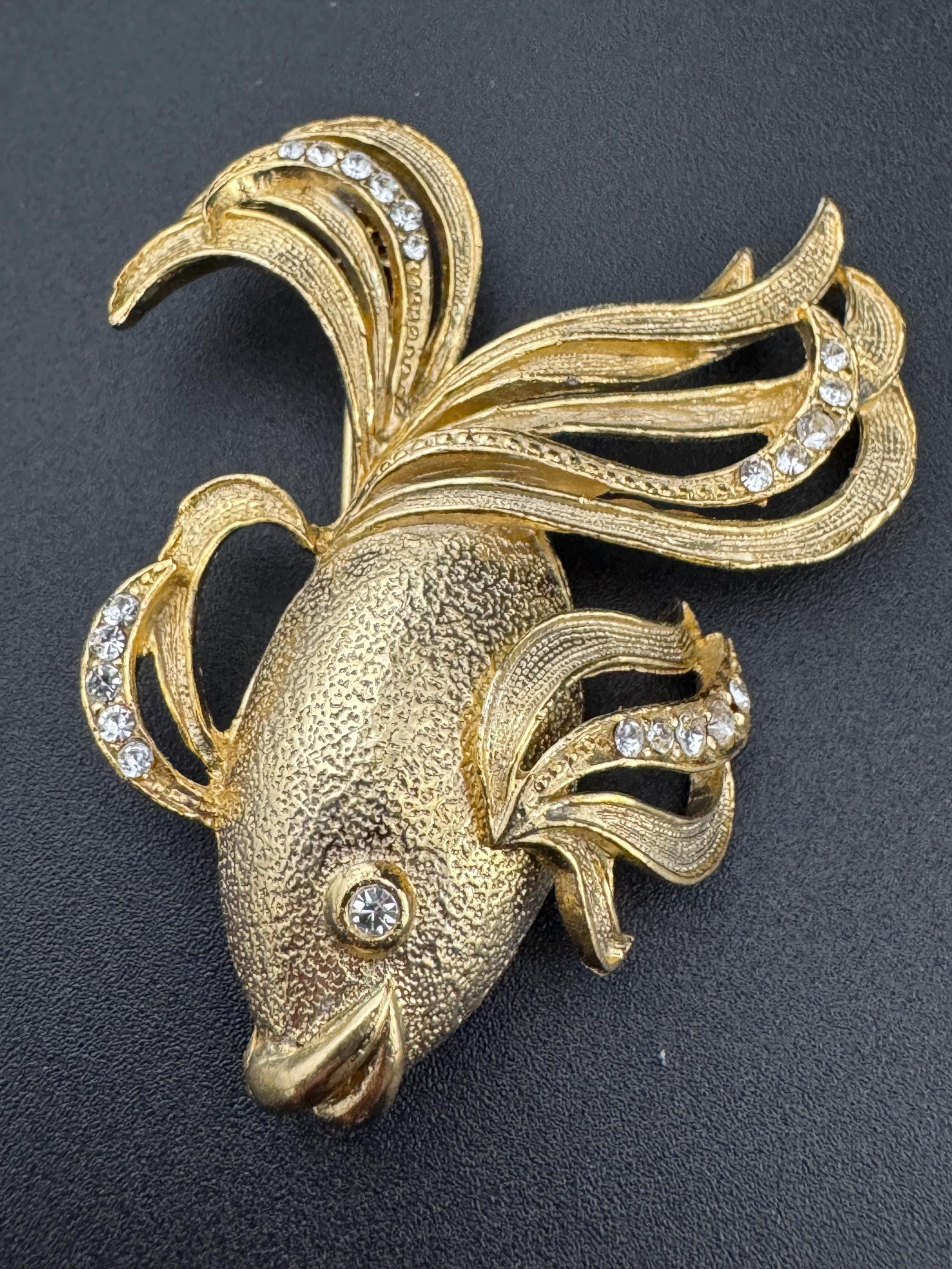 True vintage Swarovski crystal gold Tone classic nautical fish brooch large 5cm