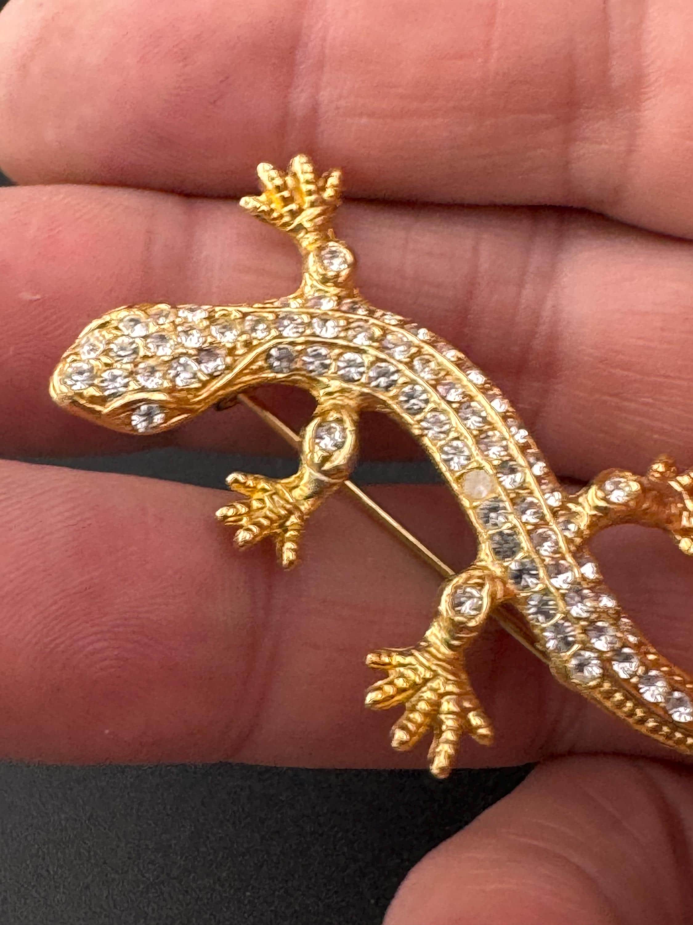 True Vintage gold tone crystal set chameleon lizard brooch old shop stock