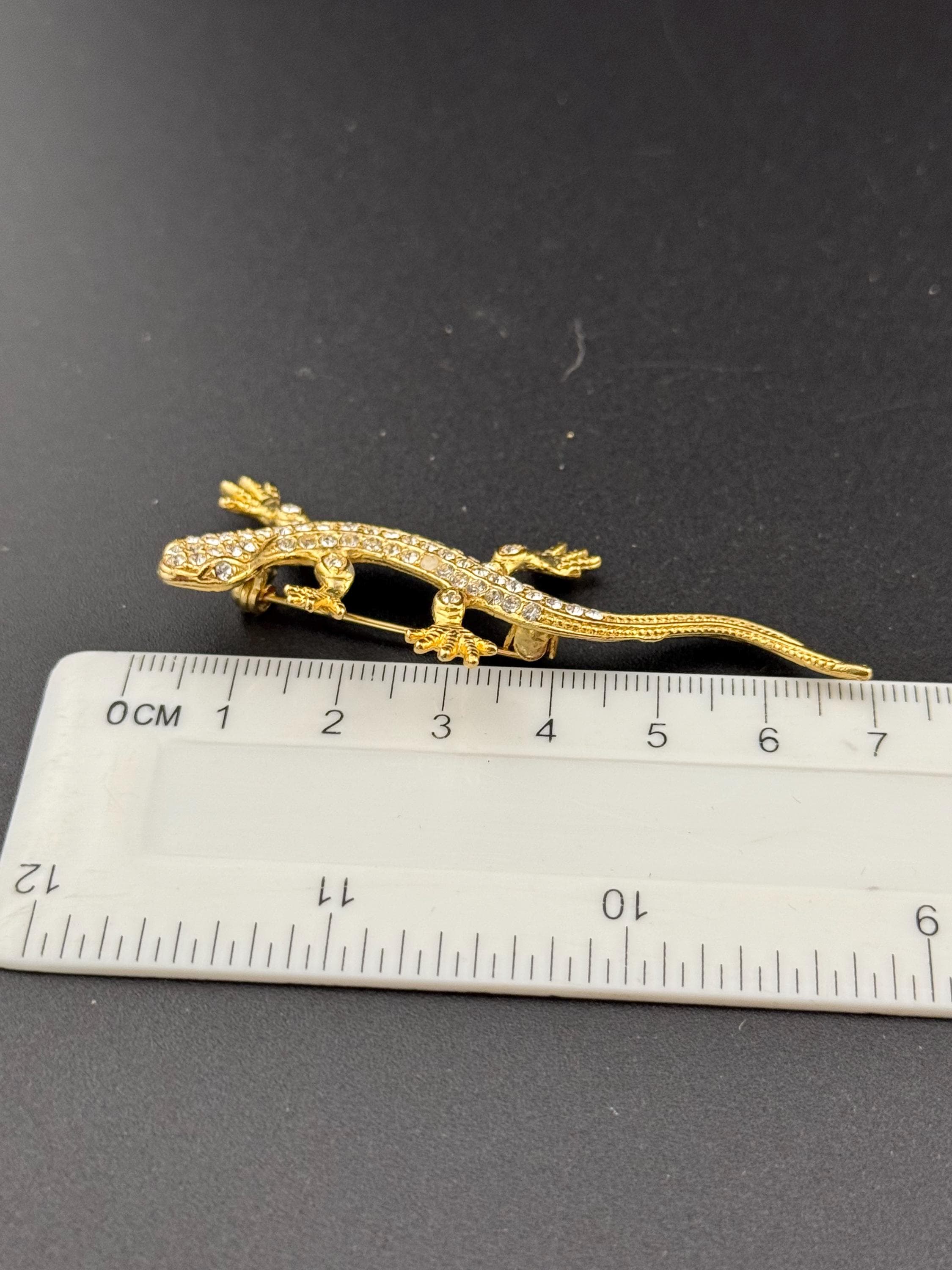 True Vintage gold tone crystal set chameleon lizard brooch old shop stock