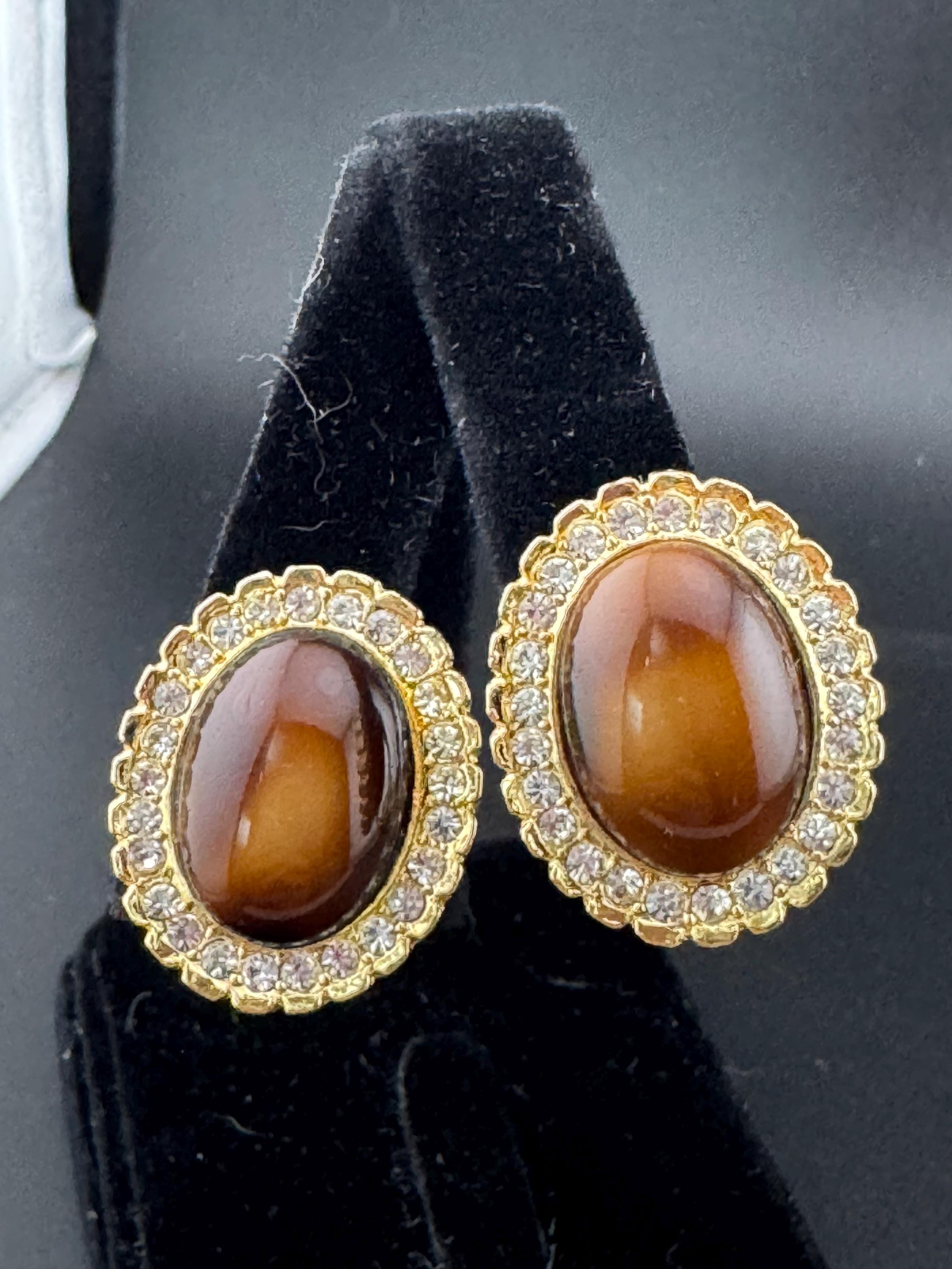 Classic Vintage Gold tone brown glass cabochon oval clear crystal diamanté clip on earrings stud 1980s