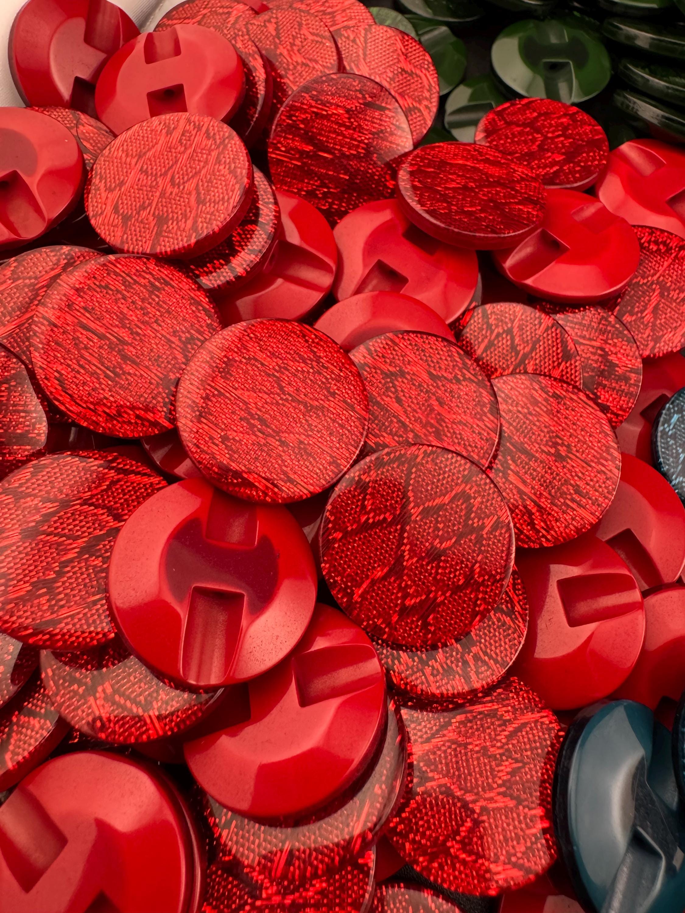 Snake Print Plastic Buttons: 21mm Shimmering Craft Supplies