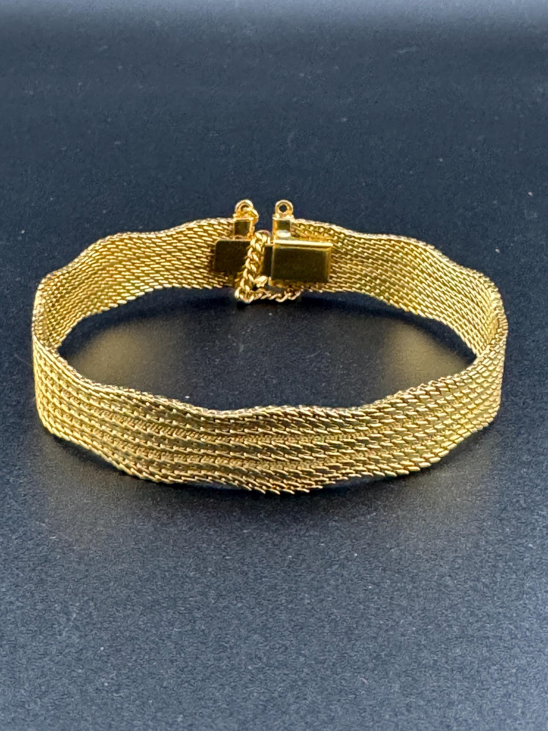 Vintage gold plated modernist slim flat textured scalloped mesh bangle bracelet 19cm x 12mm