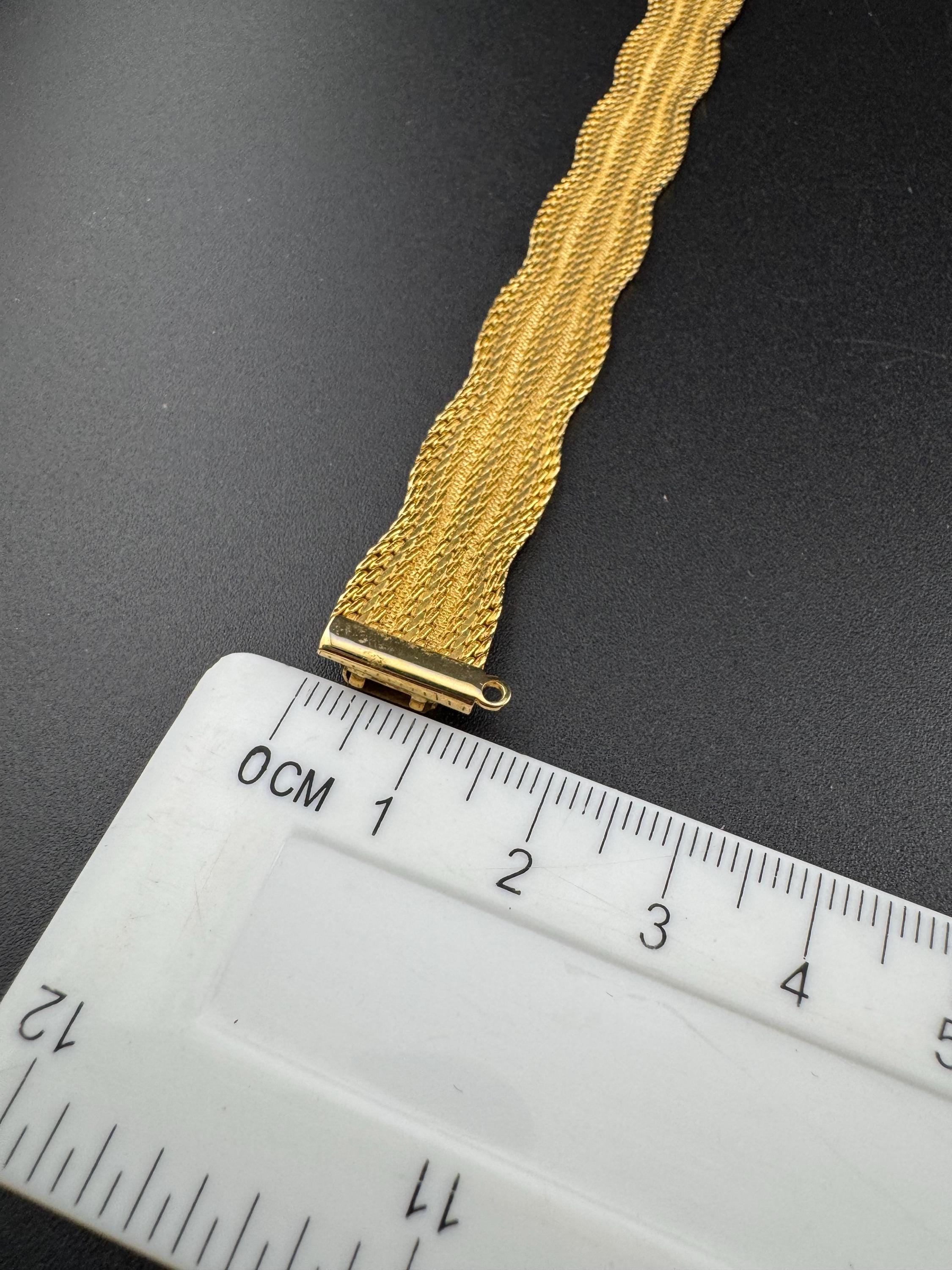 Vintage gold plated modernist slim flat textured scalloped mesh bangle bracelet 19cm x 12mm