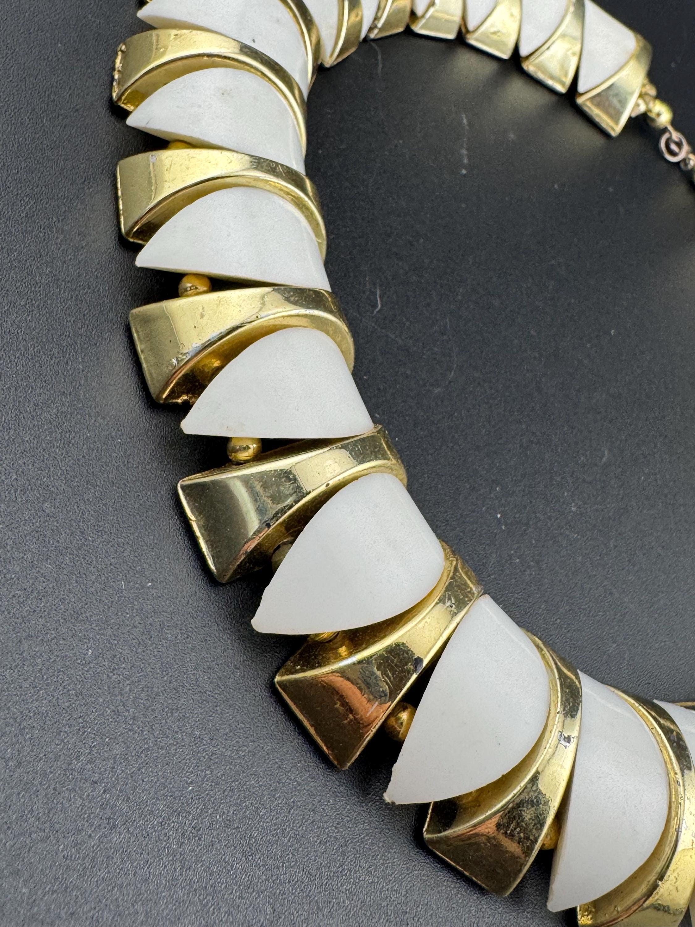 Huge oversized Vintage white plastic gold tone beaded chunky choker collar necklace 48cm