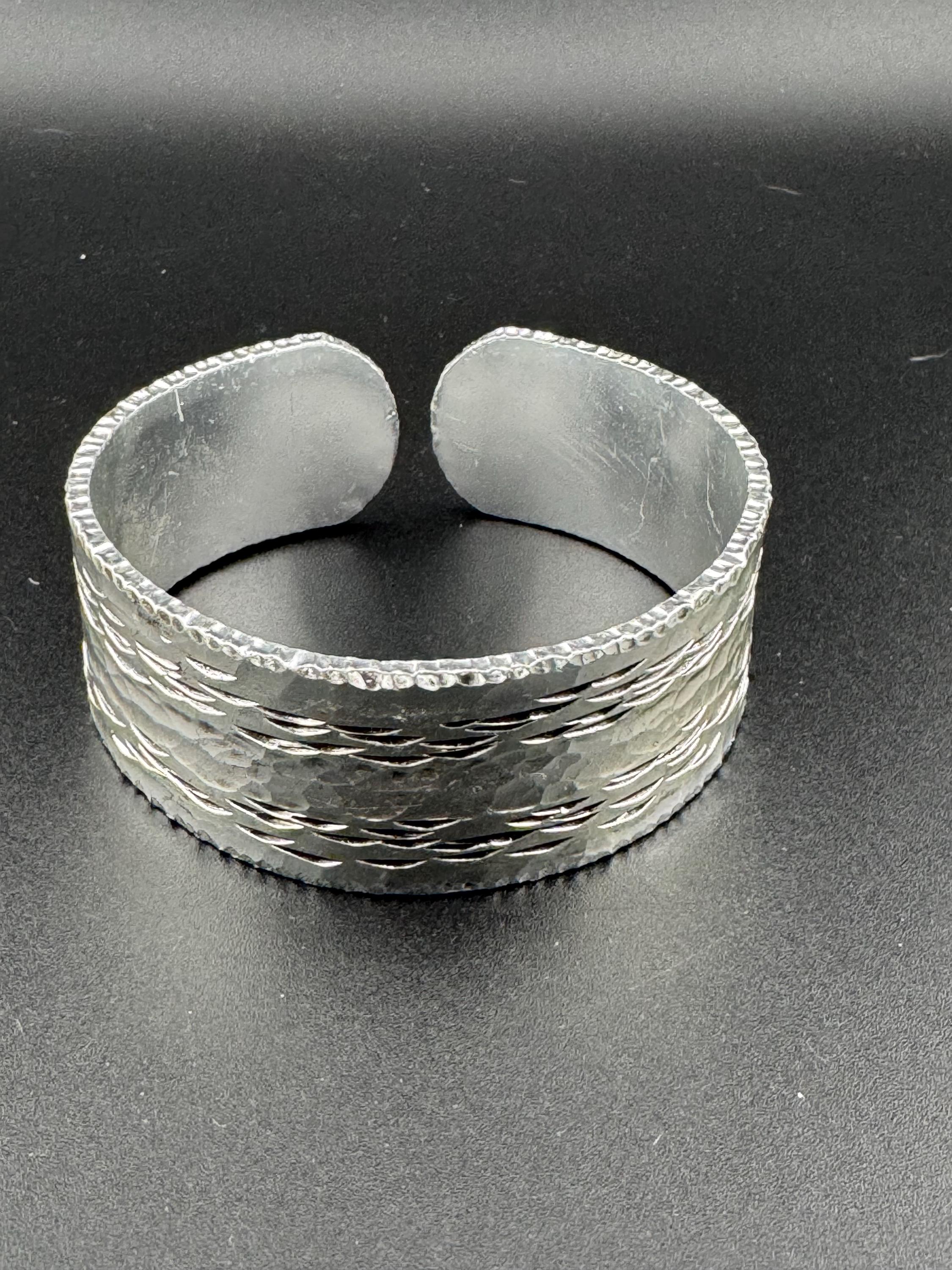 Super Vintage 1970s 2.75cm wide silver-tone  brutalist textured open cuff Bangle bracelet lightweight