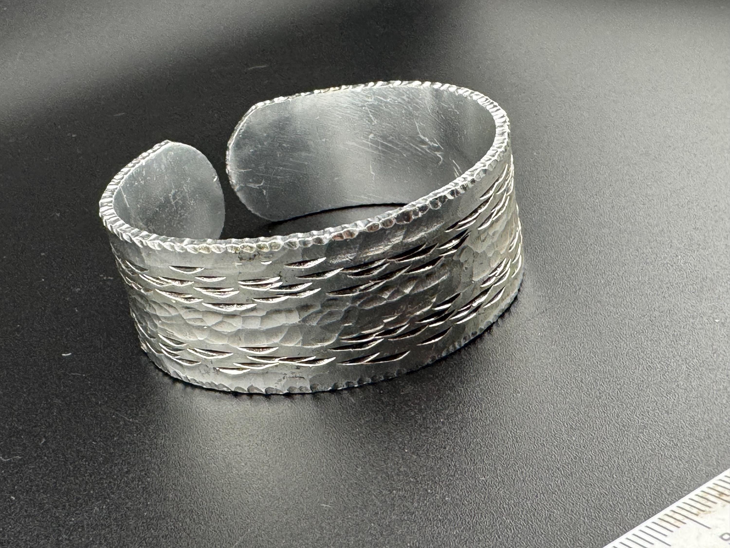 Super Vintage 1970s 2.75cm wide silver-tone  brutalist textured open cuff Bangle bracelet lightweight
