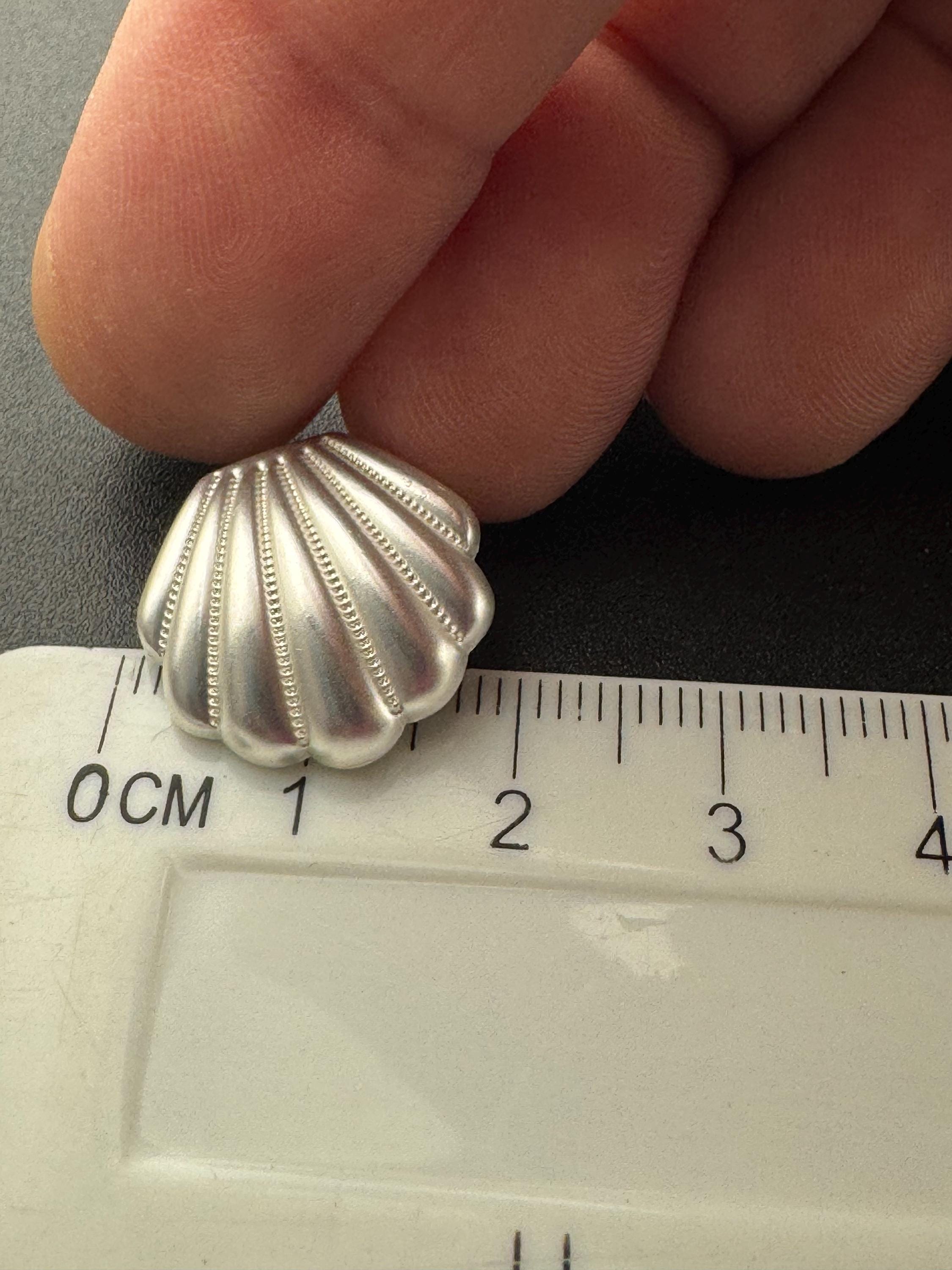 Pack 5 23mm and 18mm Matt gold and silver tone seashell shell buttons with metal shank nautical style select colour and size