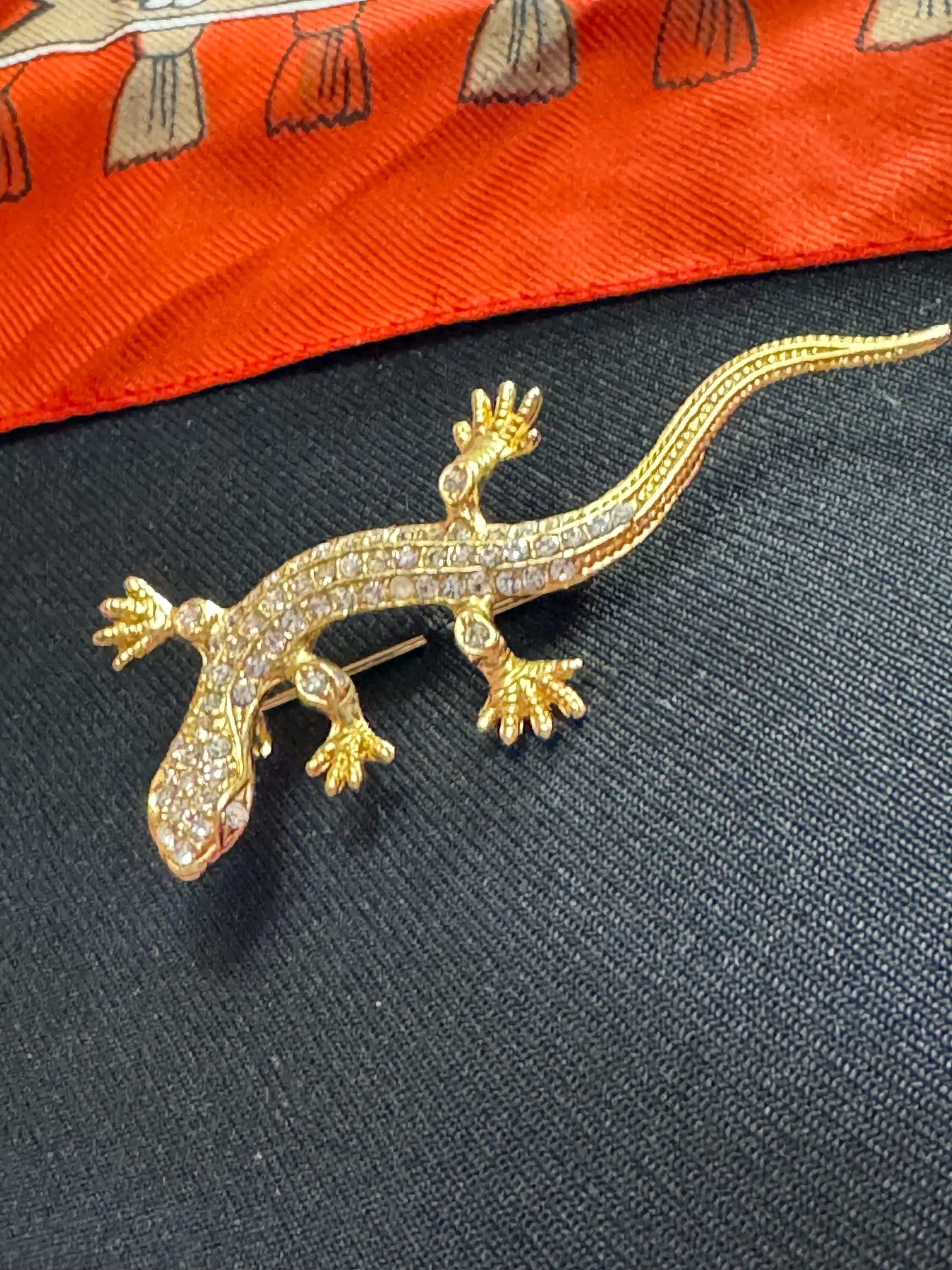 True Vintage gold tone crystal set chameleon lizard brooch old shop stock