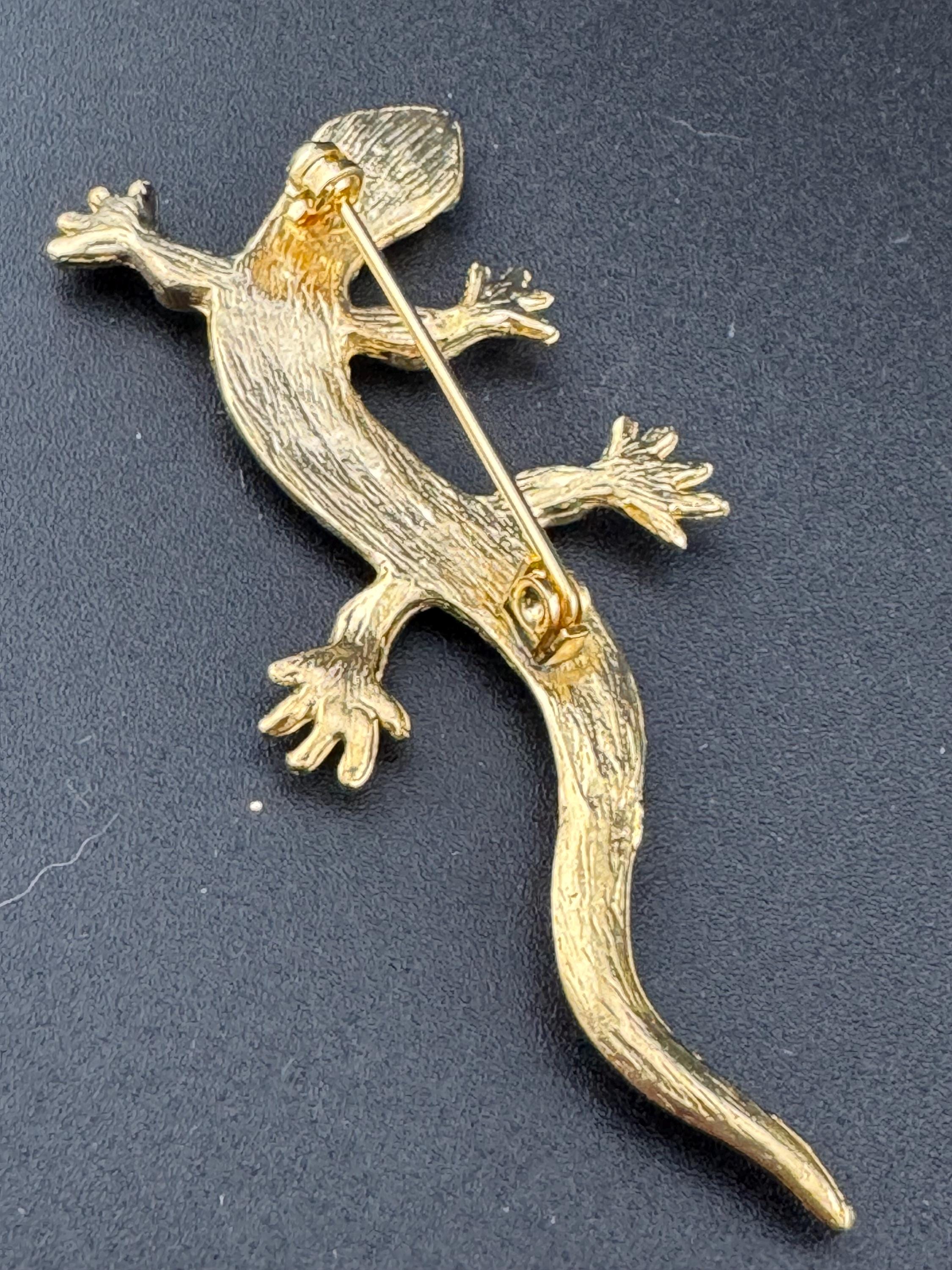 True Vintage gold tone crystal set chameleon lizard brooch old shop stock
