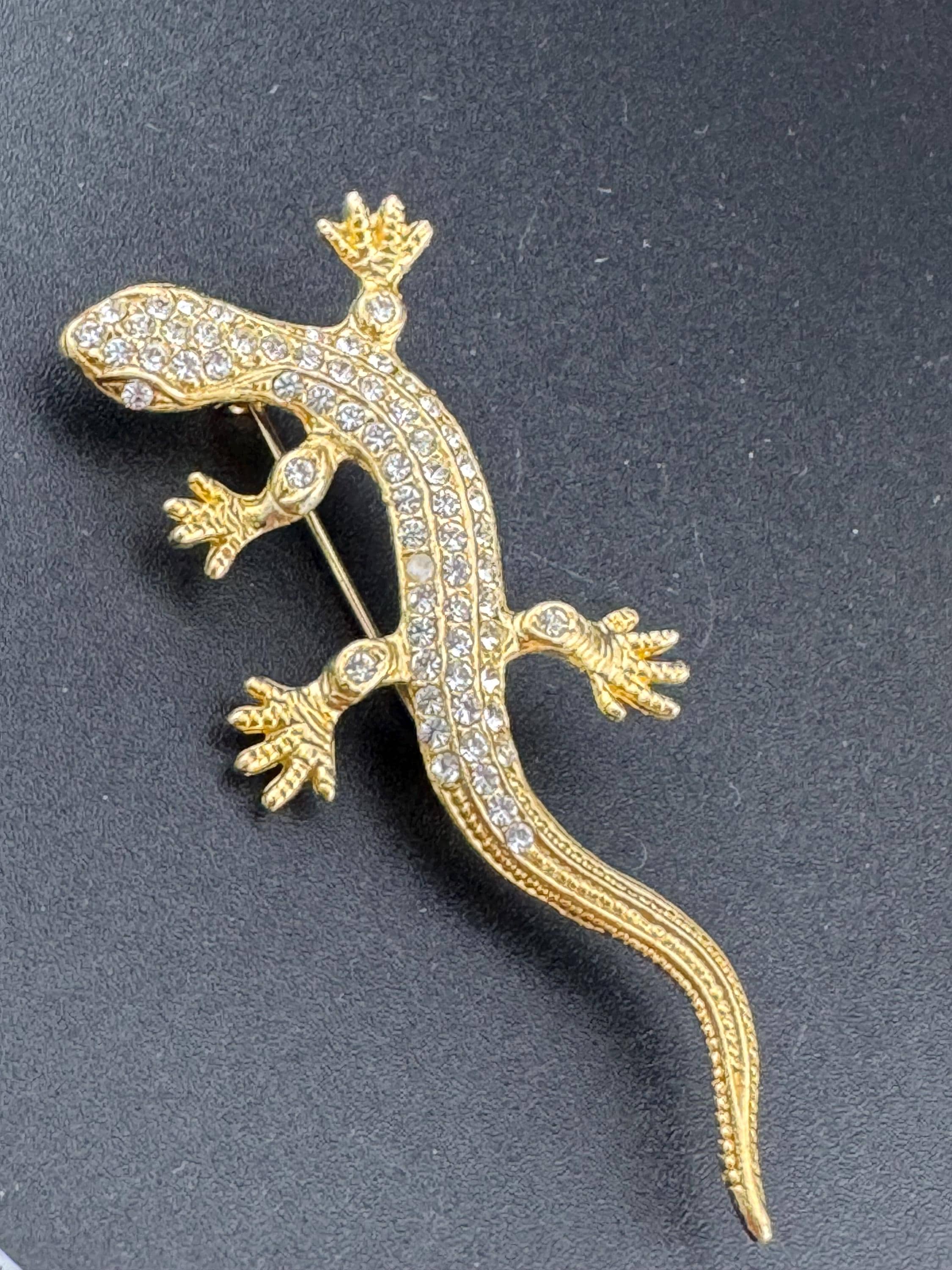 True Vintage gold tone crystal set chameleon lizard brooch old shop stock