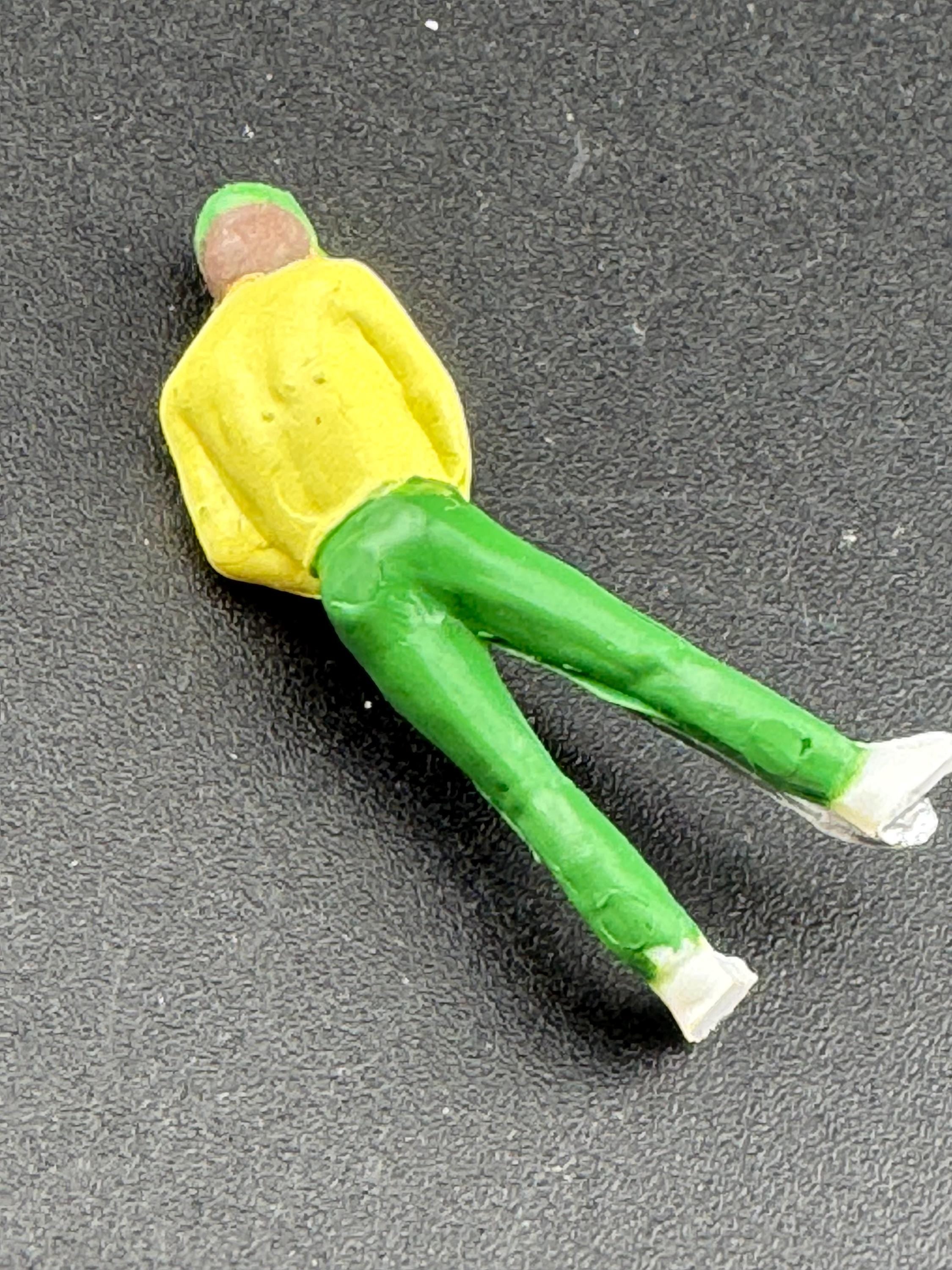 Miniature Golfer Cake Topper: Novelty Sports Decoration