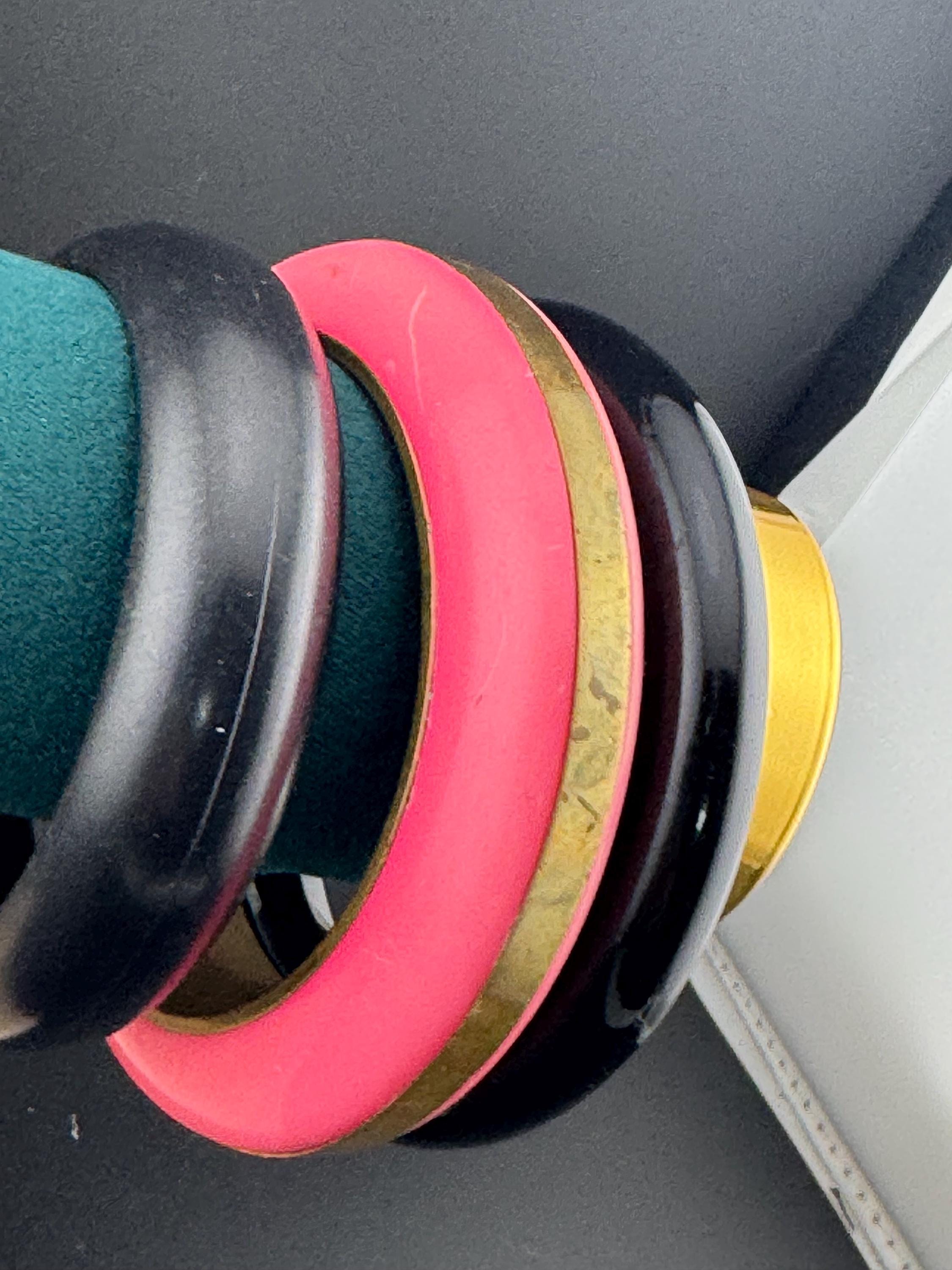 Vintage stack of black and pink Chunky stylish plastic bangles retro acrylic bracelets