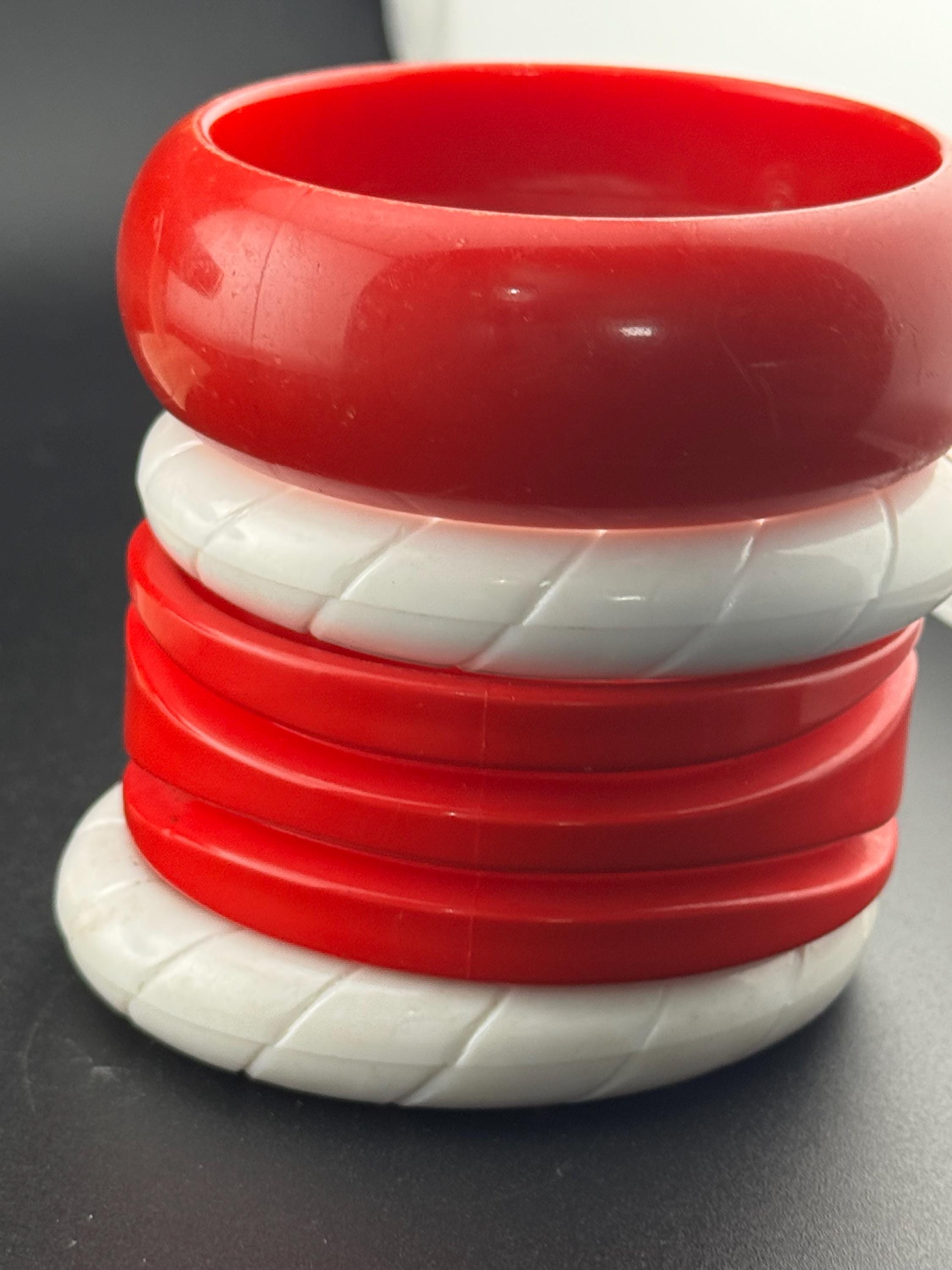 Vintage stack of white and red tones Chunky stylish plastic bangles retro acrylic bracelets