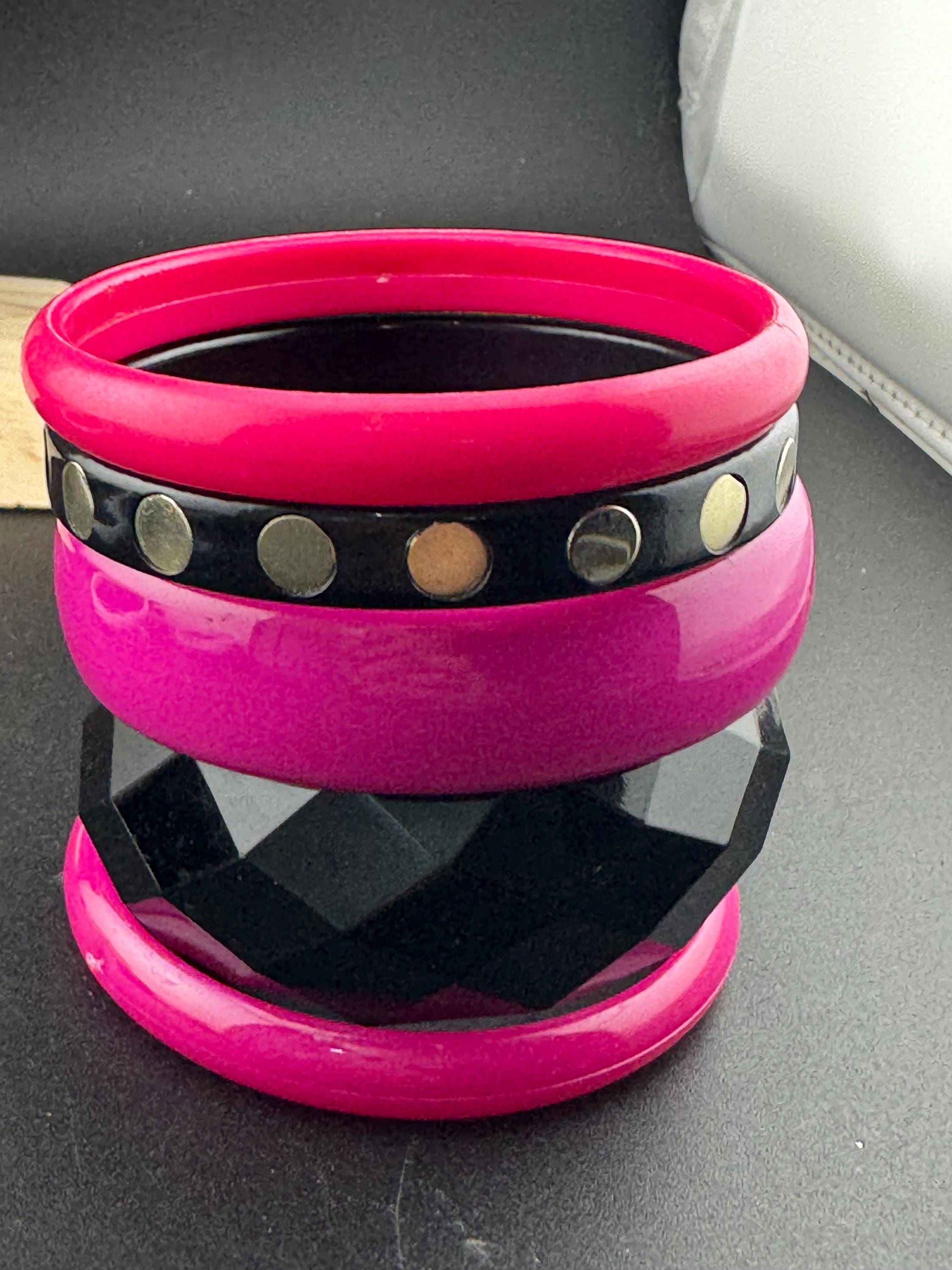 Vintage stack of black and bright hot pink Chunky stylish plastic bangles retro acrylic bracelets