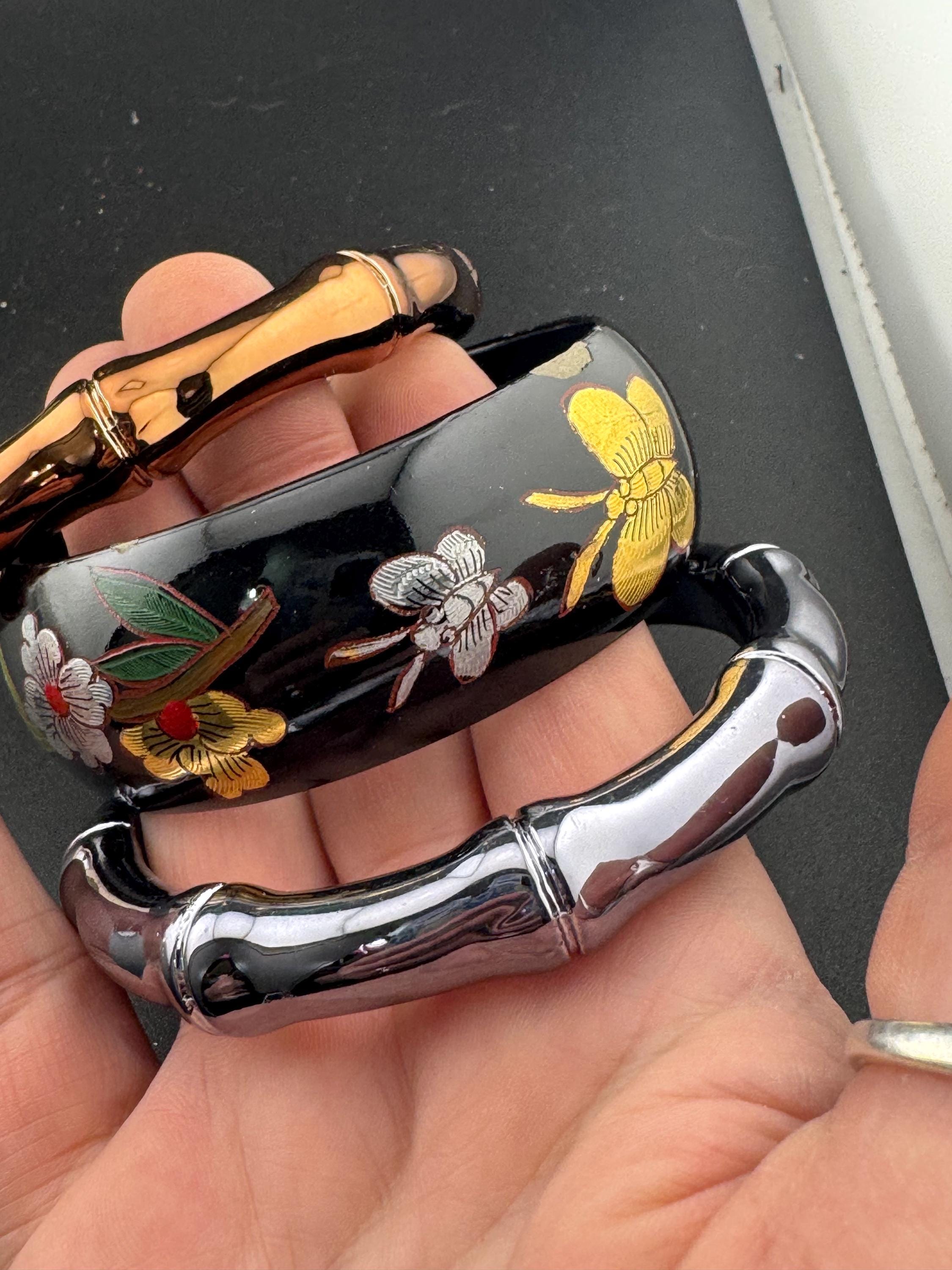 Vintage stack of black gold grey Chinese style Chunky stylish plastic bangles retro acrylic bracelets