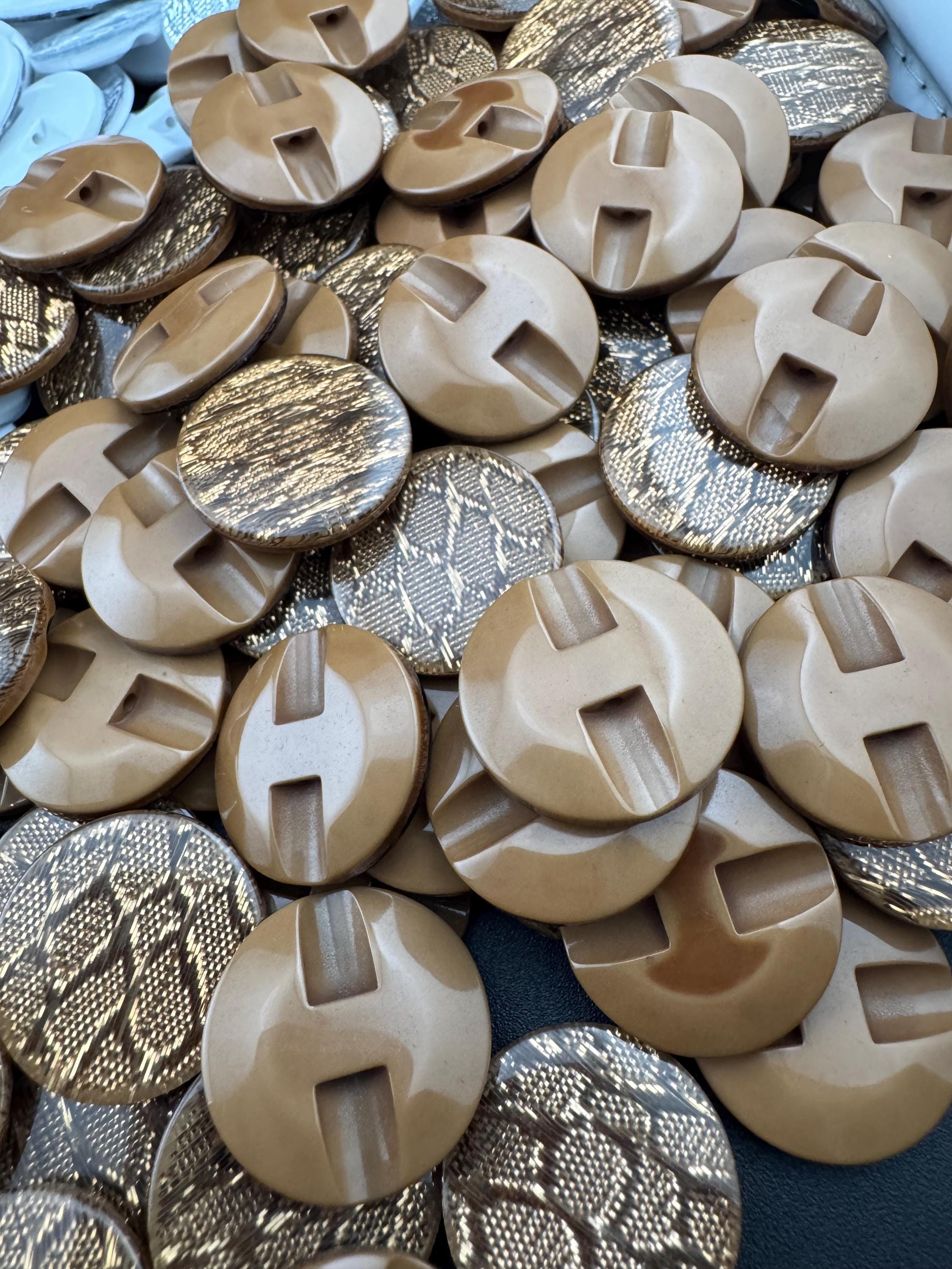 Snake Print Plastic Buttons: 21mm Shimmering Craft Supplies