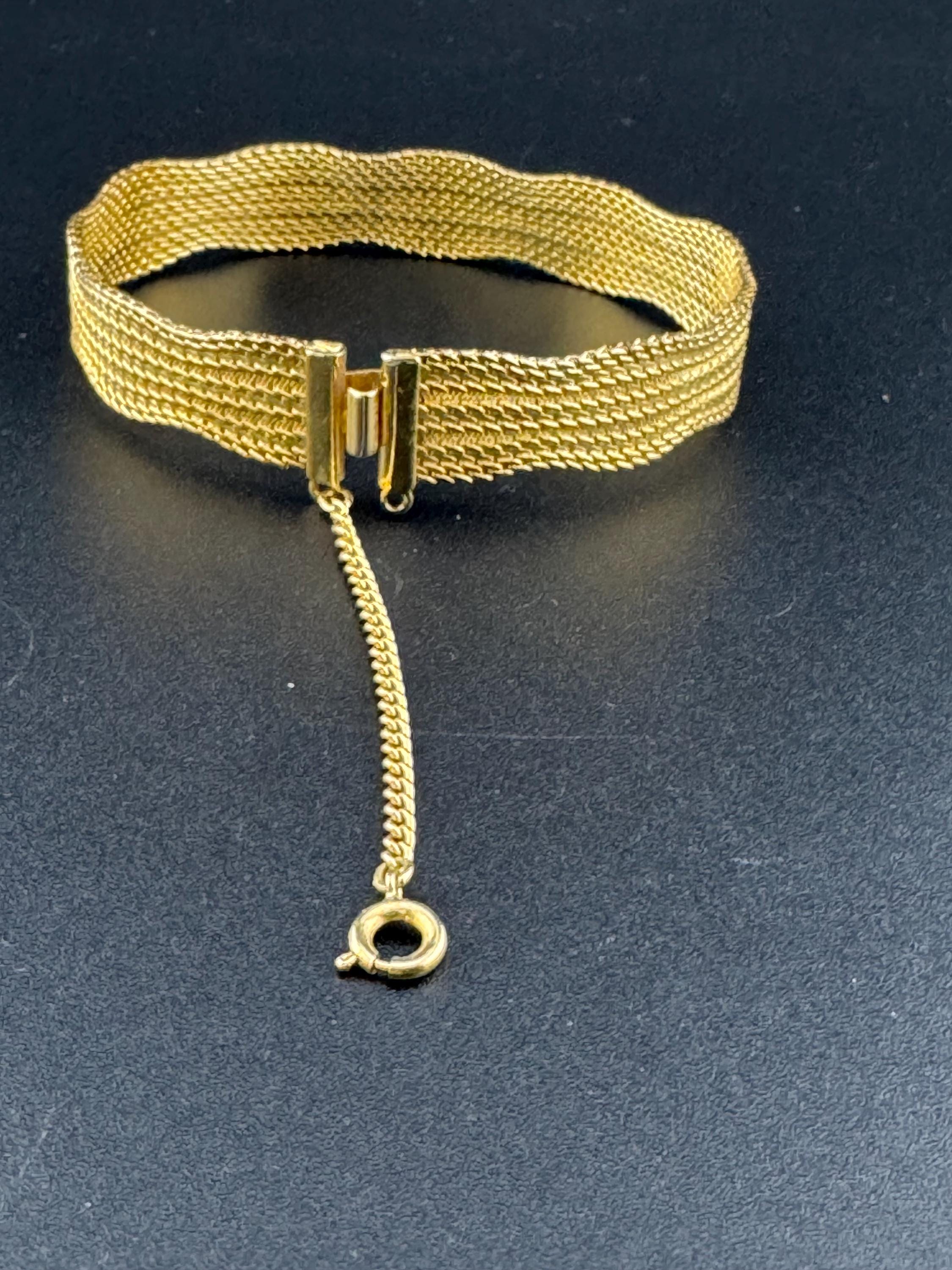Vintage gold plated modernist slim flat textured scalloped mesh bangle bracelet 19cm x 12mm