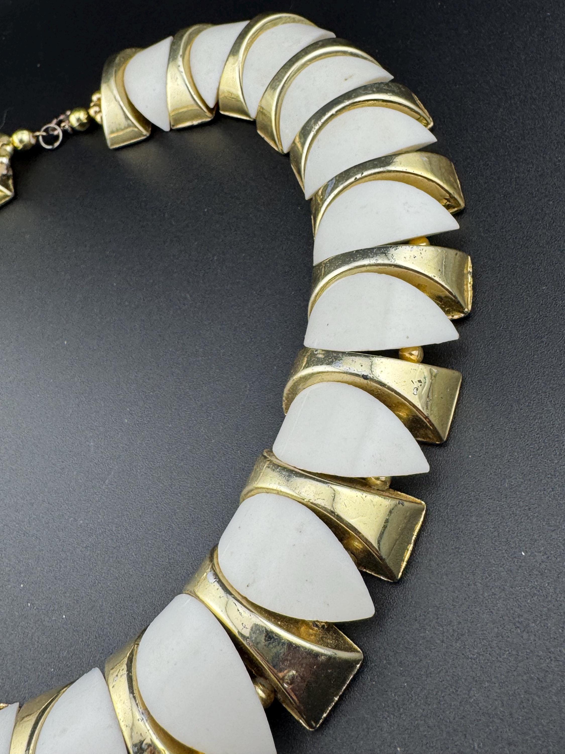 Huge oversized Vintage white plastic gold tone beaded chunky choker collar necklace 48cm
