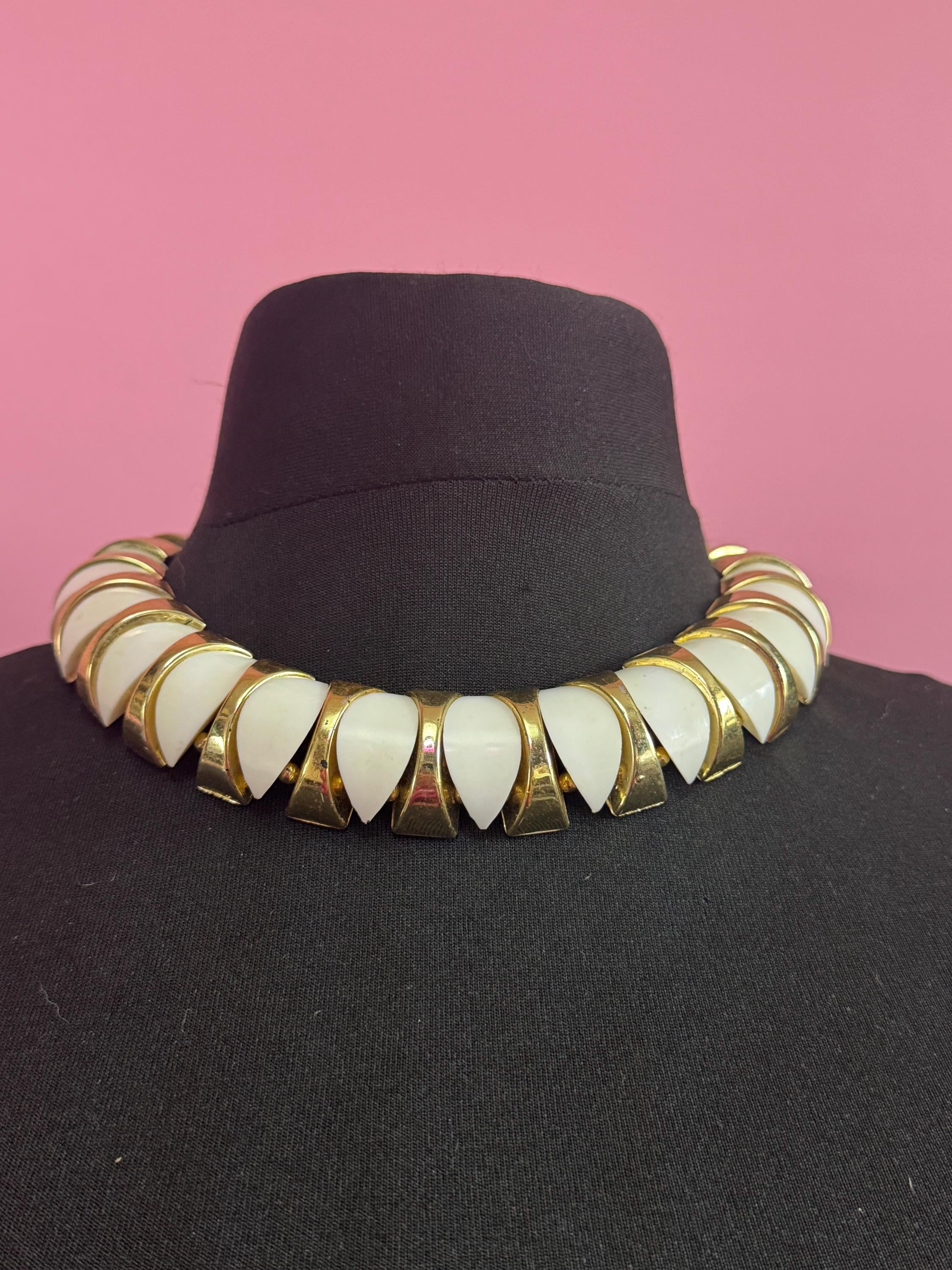 Huge oversized Vintage white plastic gold tone beaded chunky choker collar necklace 48cm