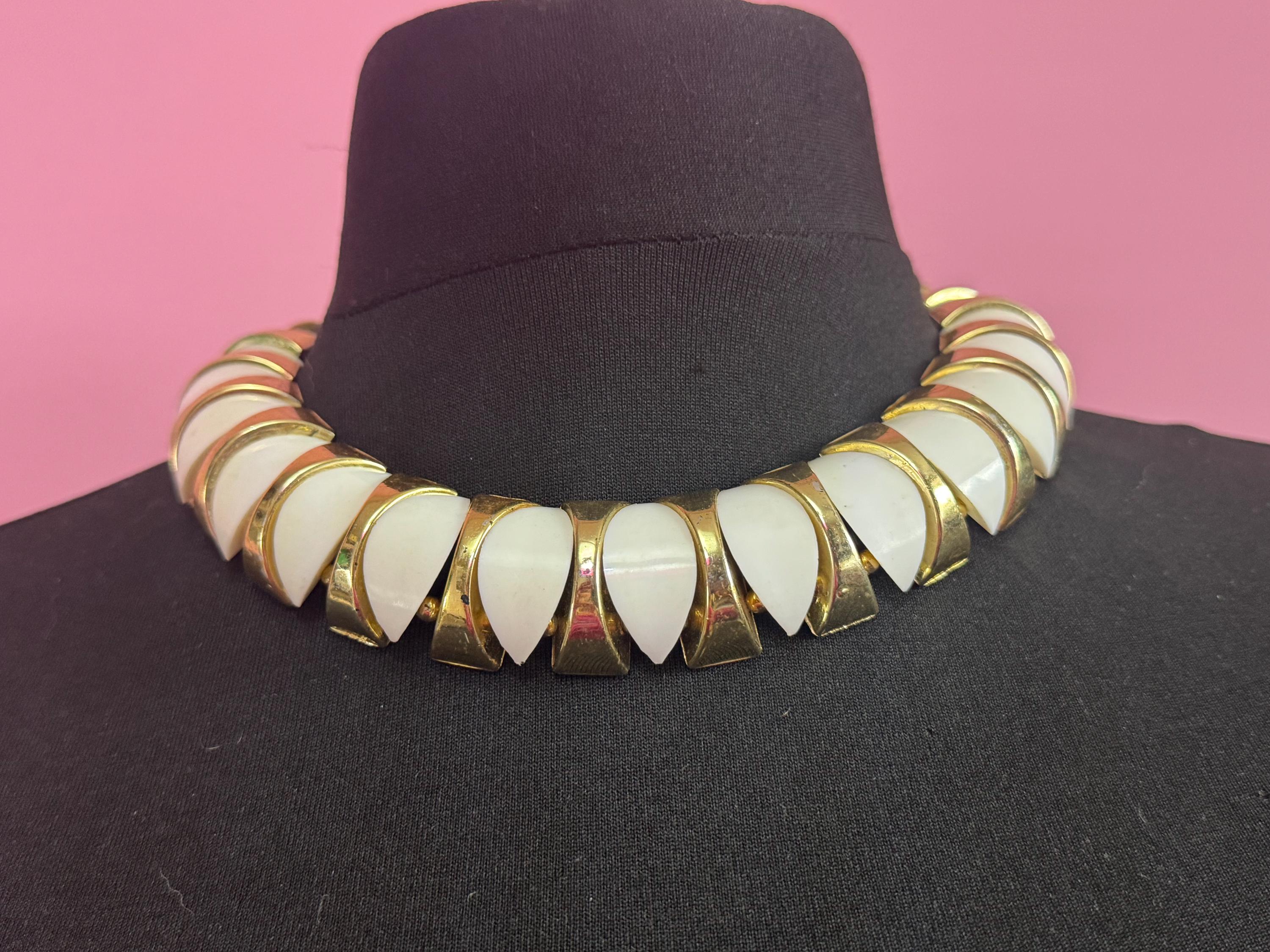 Huge oversized Vintage white plastic gold tone beaded chunky choker collar necklace 48cm
