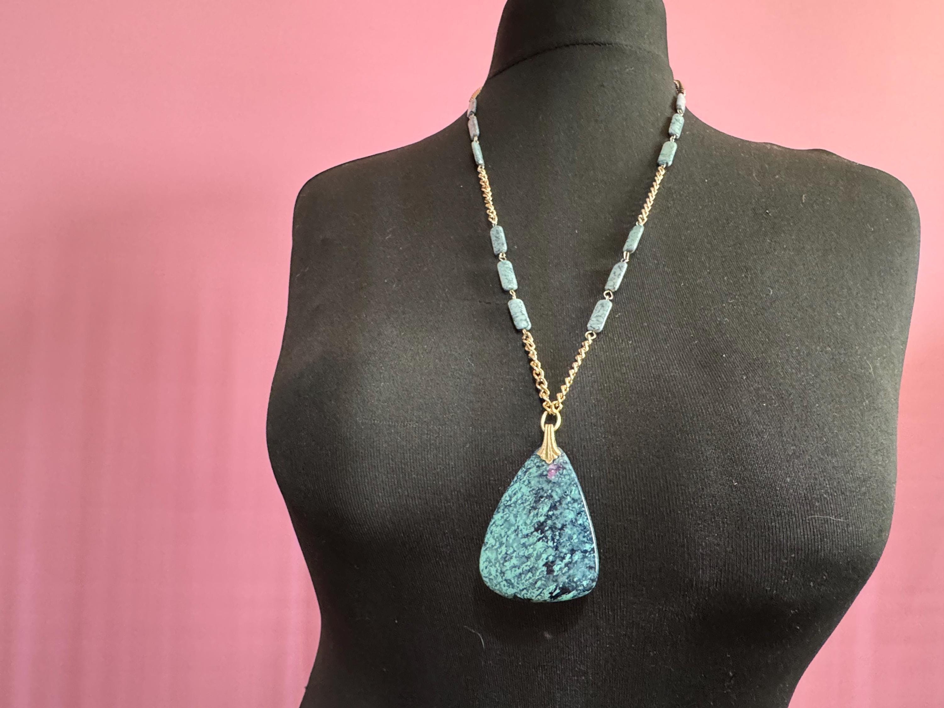 Vintage gold tone chain link bright blue green marbled plastic medallion pendant necklace 60s