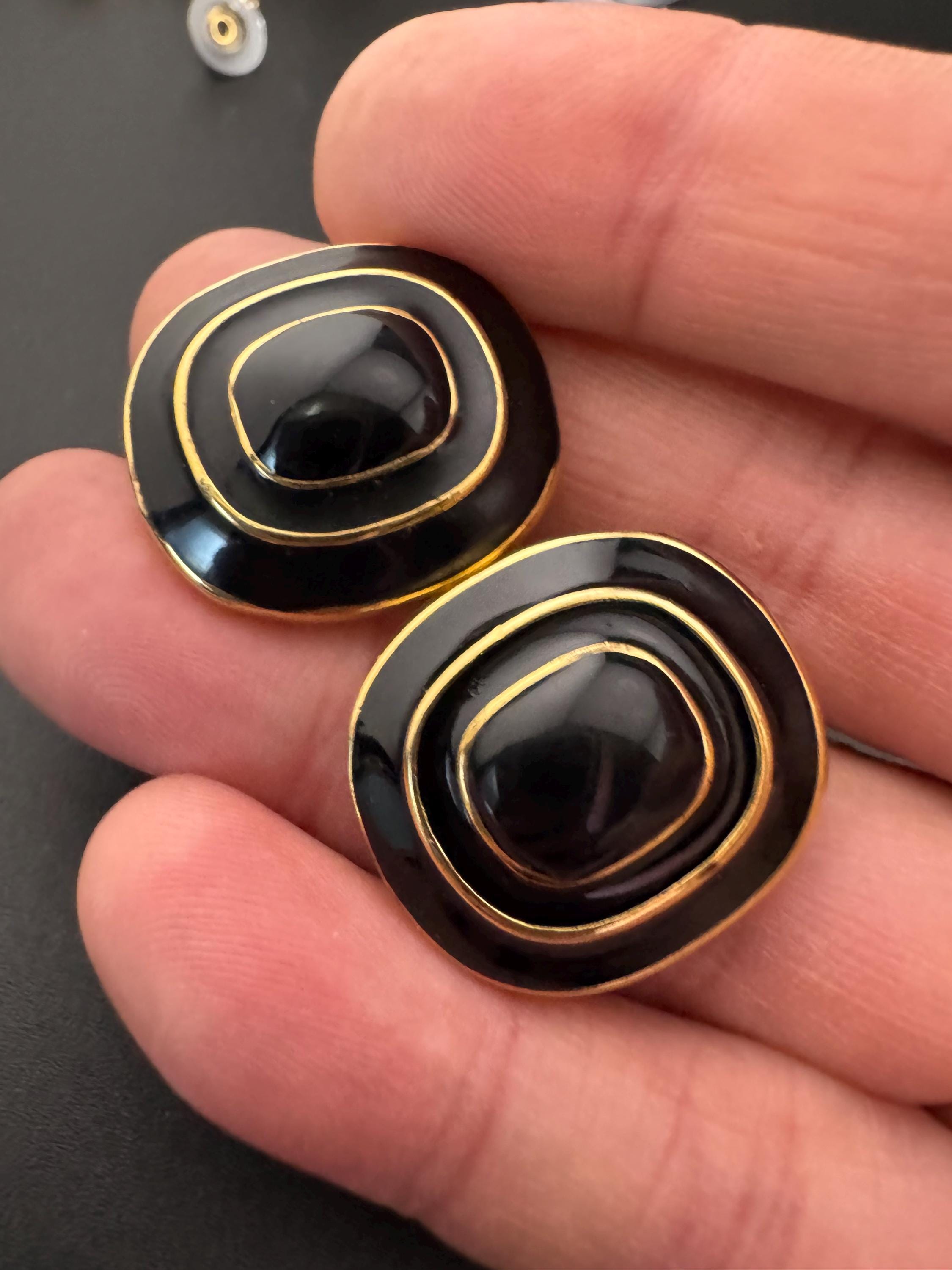 Vintage Gold tone Black enamel pair rectangular shaped stud earrings pierced, statement power dress 80s 90s