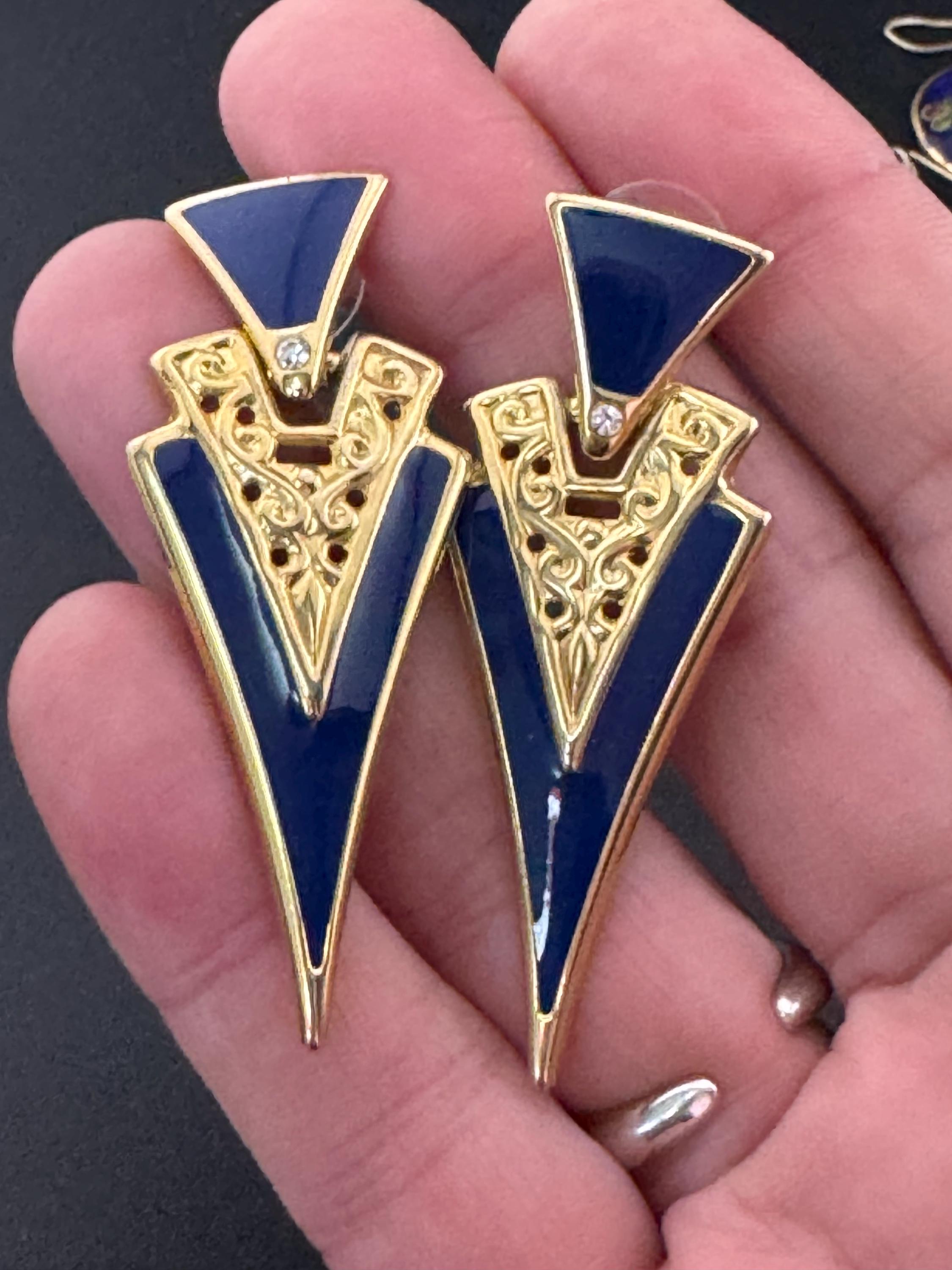 Vintage 1980s dark navy blue enamel teardrop door knocker earrings for pierced ears, gold tone