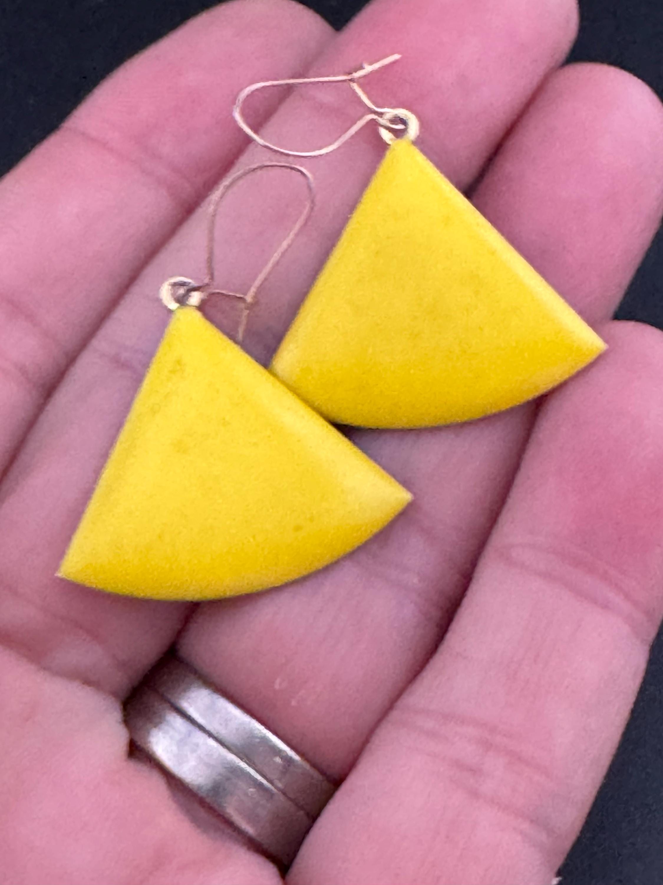 Vintage 1980s bright yellow enamel triangular dangly earrings for pierced ears, gold tone