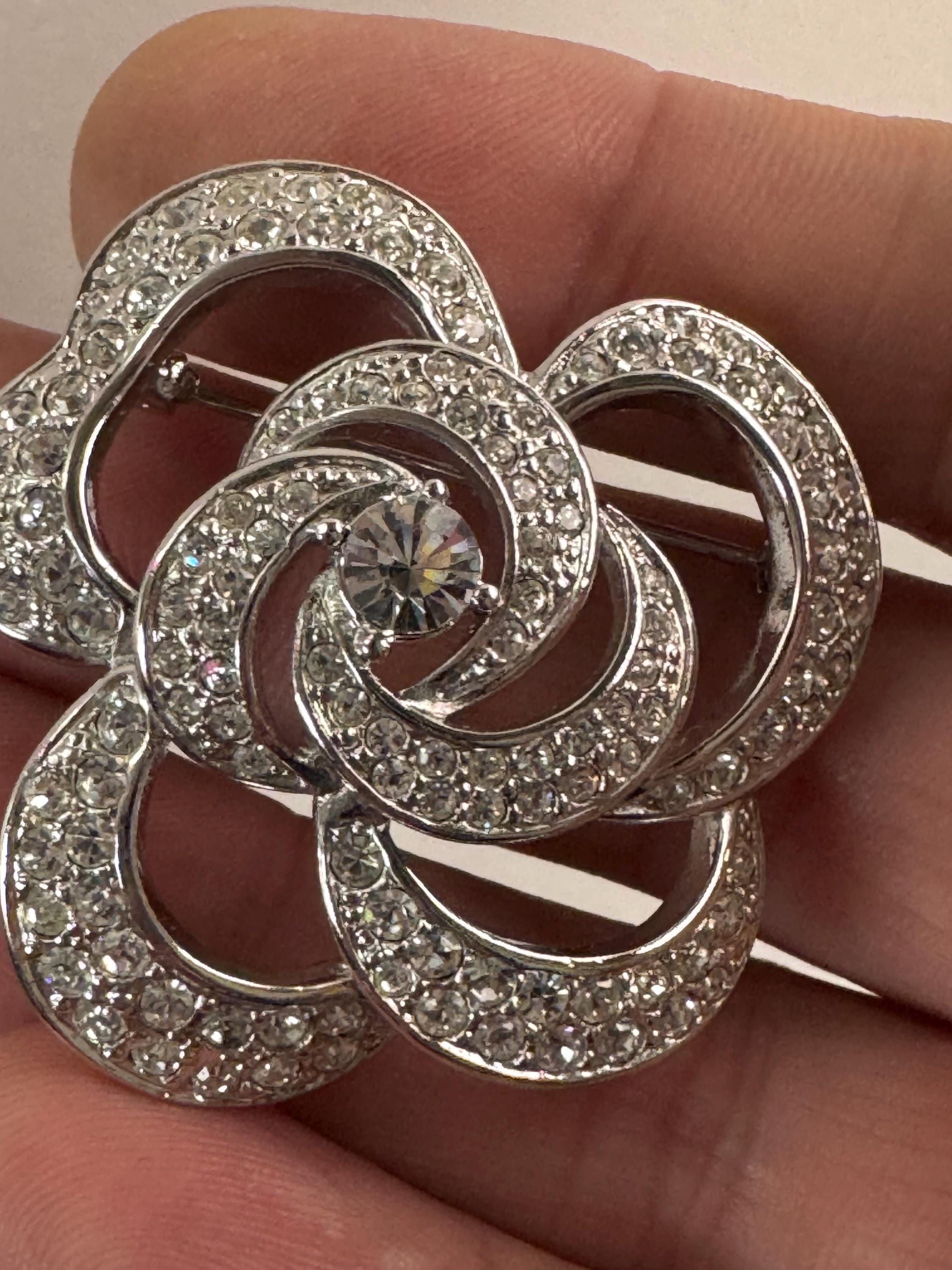 Signed CIRO Vintage clear rhinestone paste diamanté silver tone large floral flower brooch