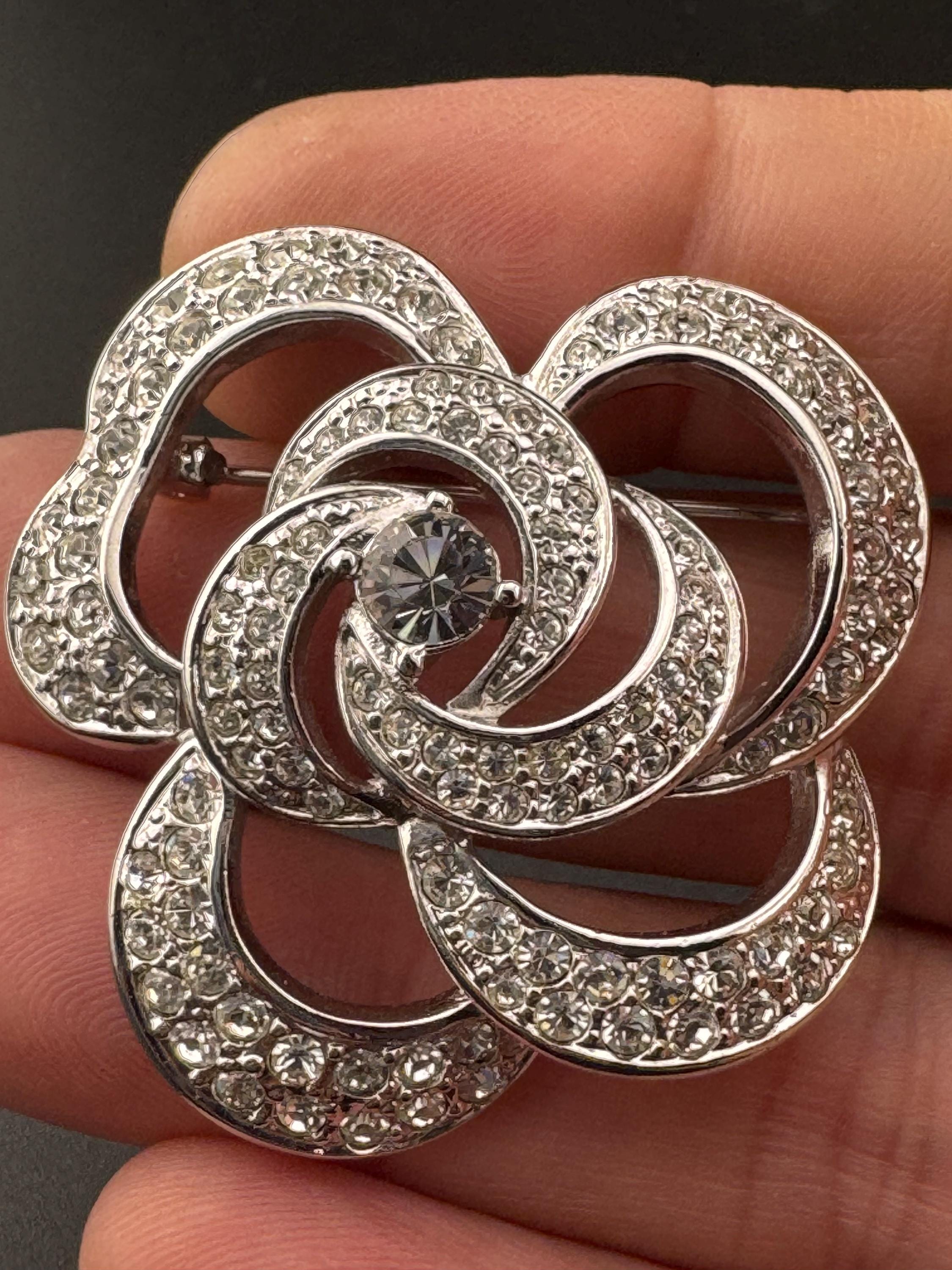 Signed CIRO Vintage clear rhinestone paste diamanté silver tone large floral flower brooch