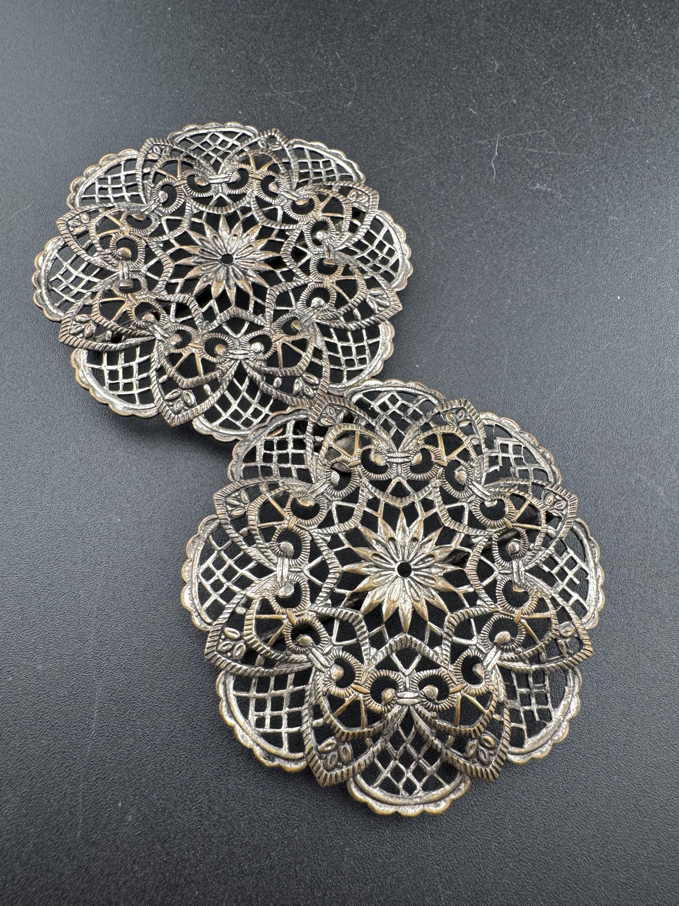 2 part belt buckle Antique filigree brass work gold tone Metal Vintage Belt buckle Dressmaking vintage couture steampunk