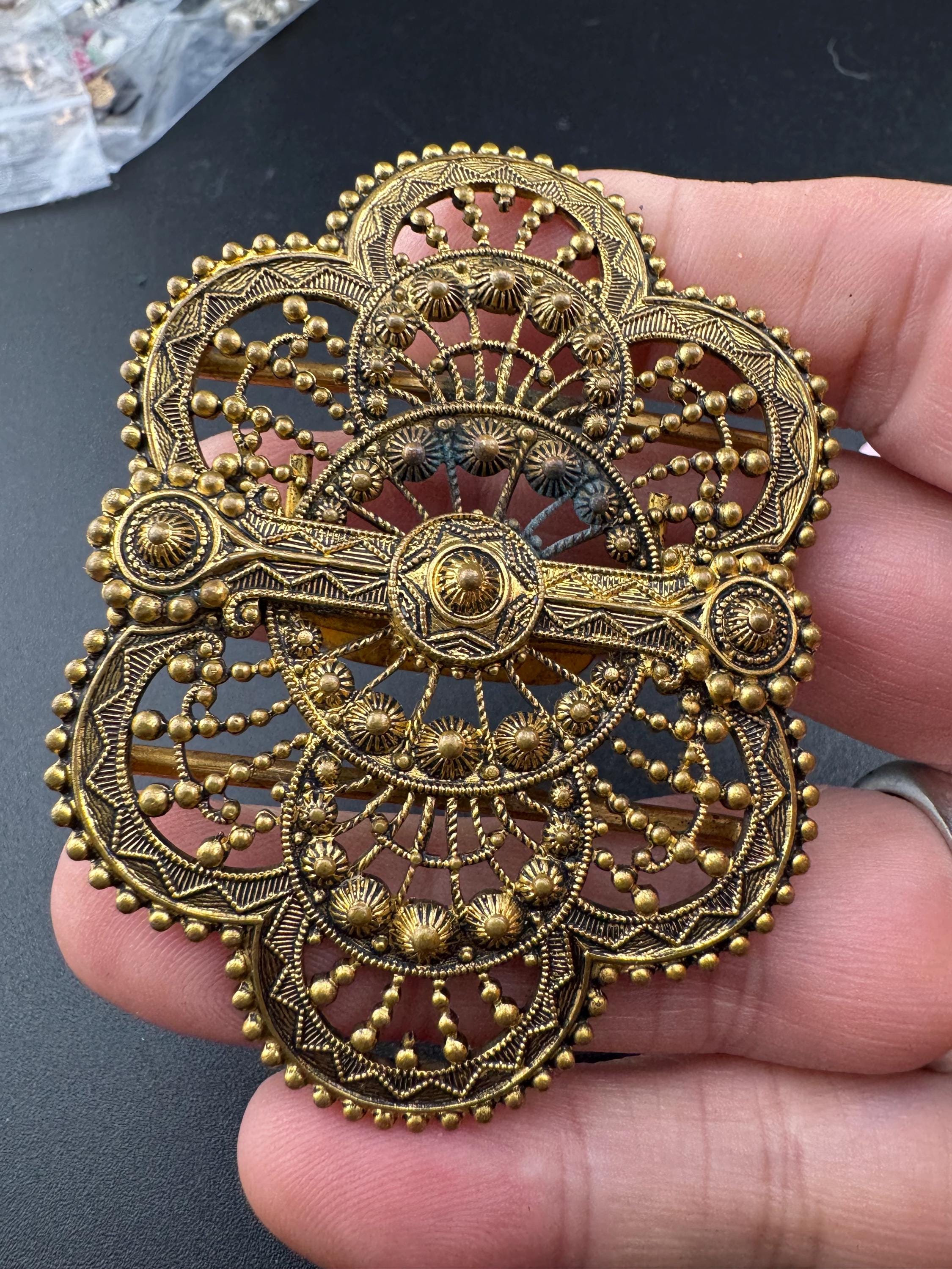 2 part belt buckle Antique filigree brass work gold tone Metal Vintage Belt buckle Dressmaking vintage couture steampunk