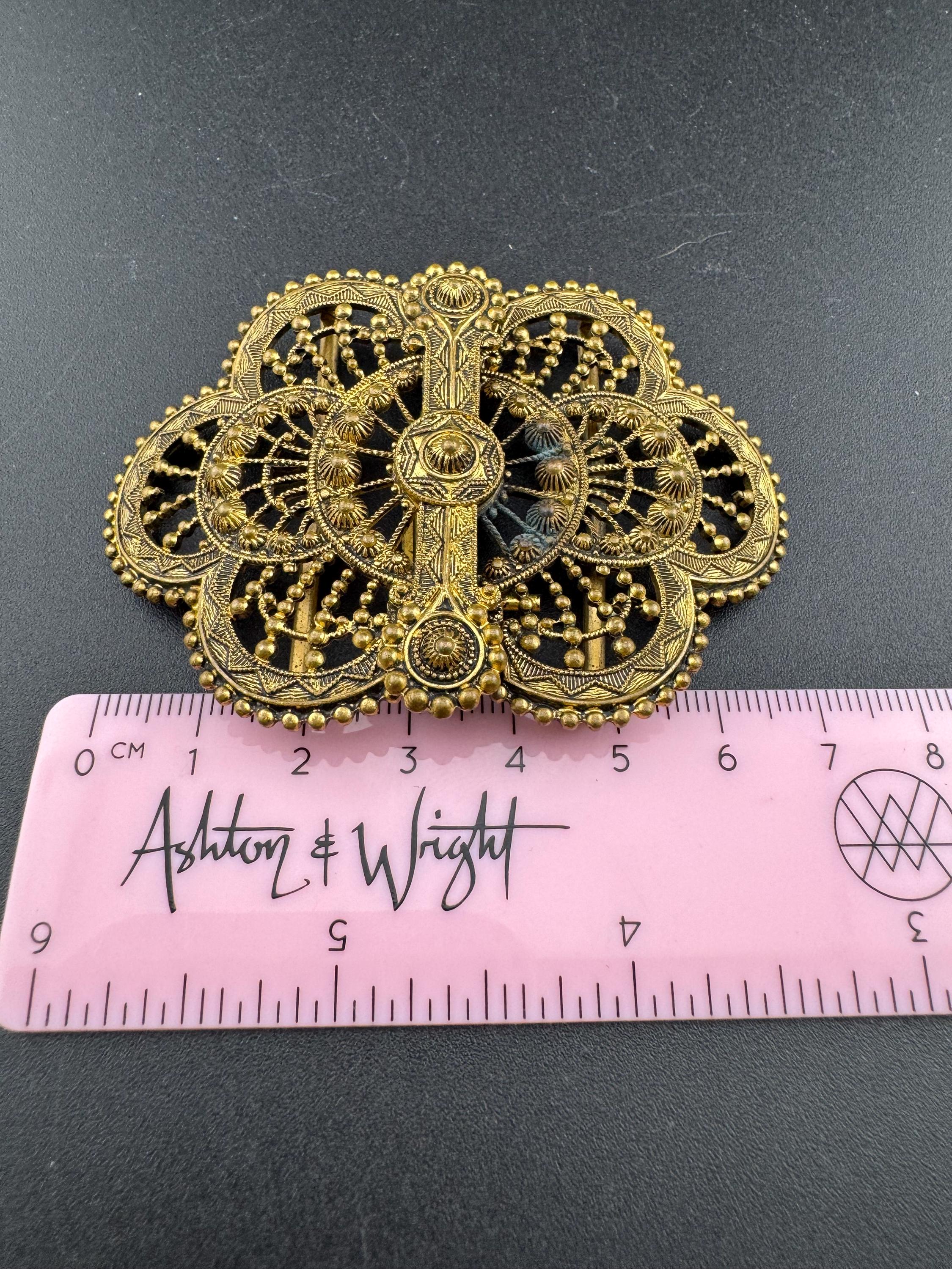 2 part belt buckle Antique filigree brass work gold tone Metal Vintage Belt buckle Dressmaking vintage couture steampunk