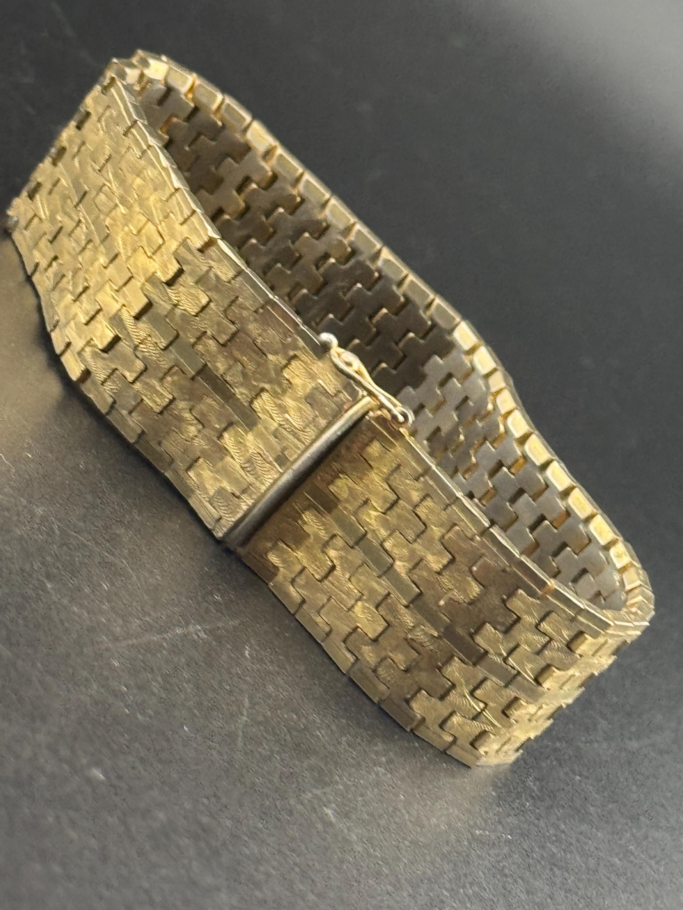 1970s Italian articulated flat textured modernist chanpagne 18k gold plated cuff wrap articulated bracelet 20 cm long x  21mm wide